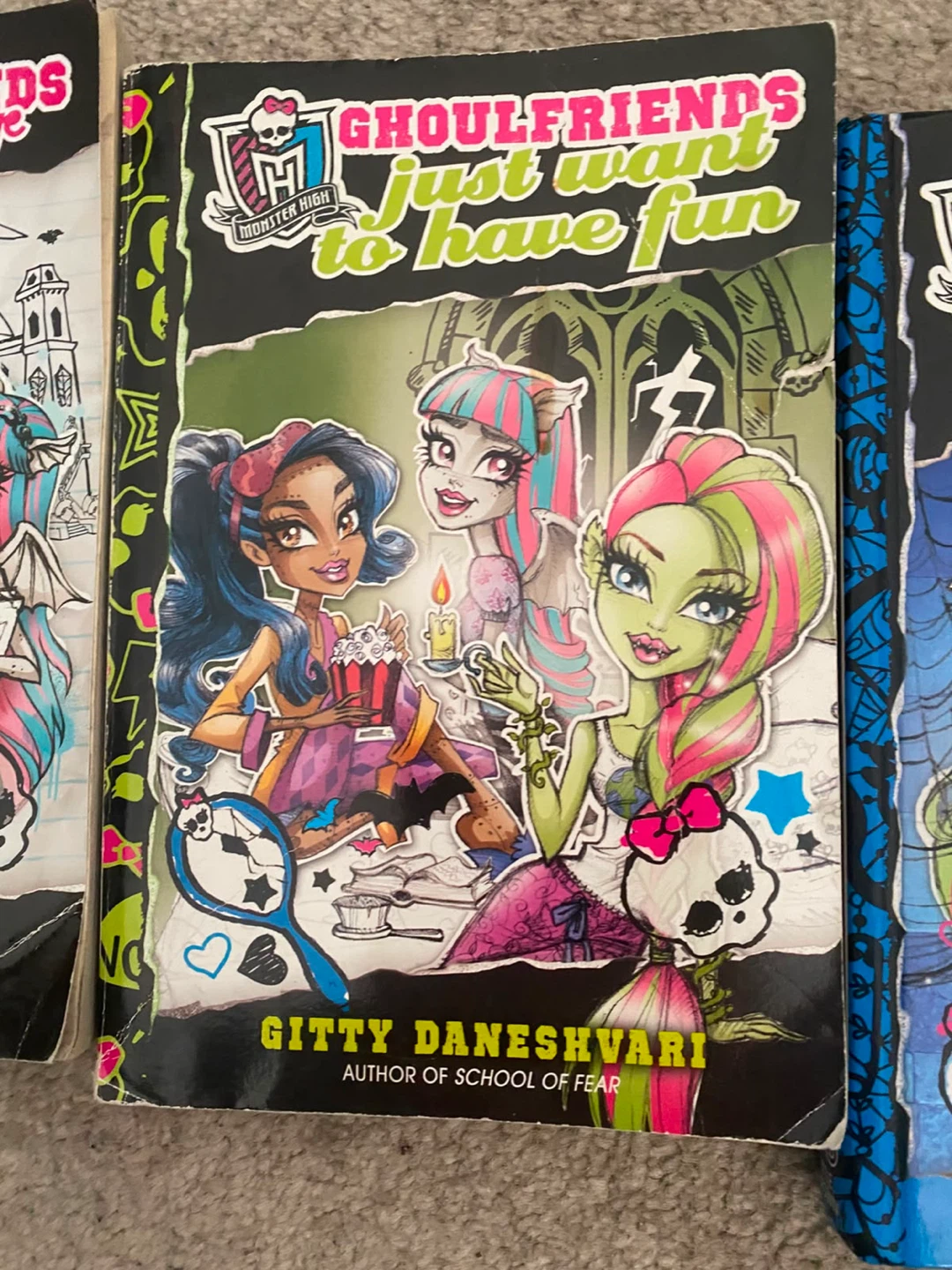 Monster High Ghoulfriends Book Set - photo 3