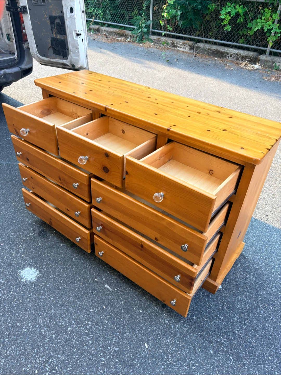 Delivery available- dresser - photo 3