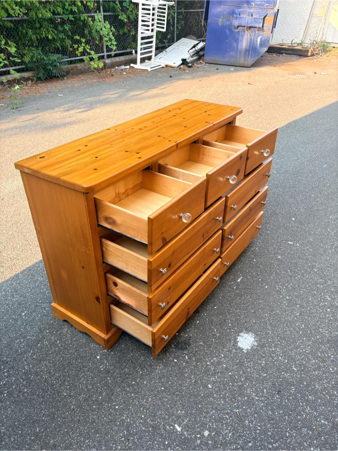 Delivery available- dresser - photo 4