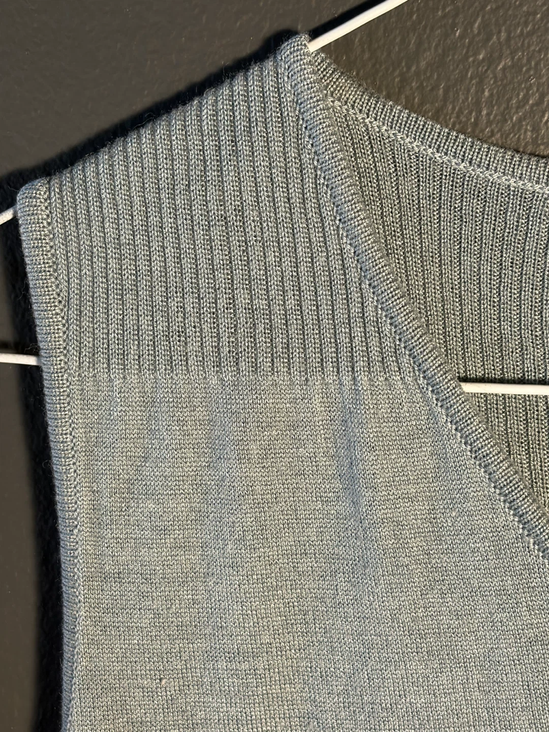 VOGUE Sleeveless V-Neck Sweater Vest - photo 3