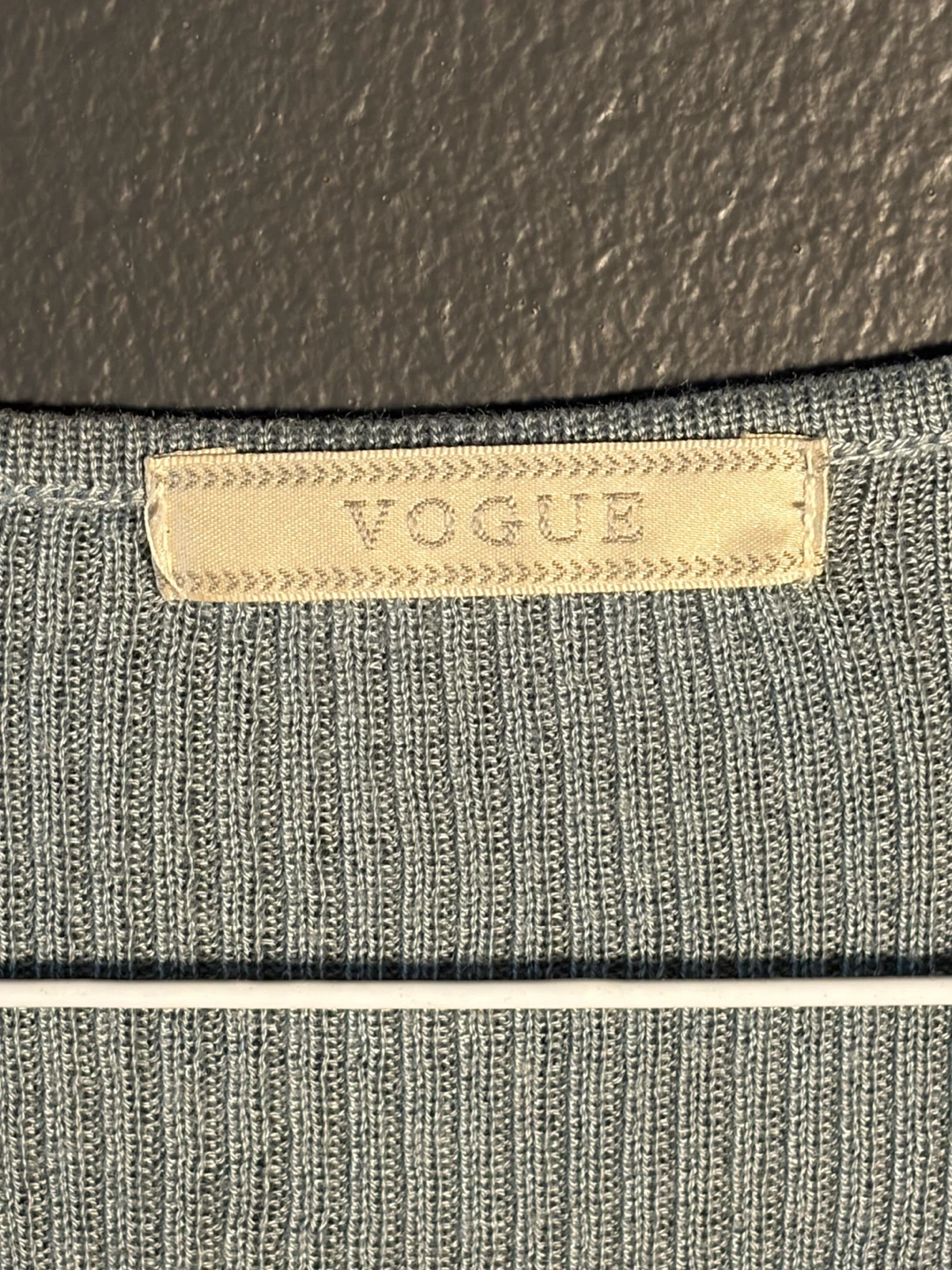 VOGUE Sleeveless V-Neck Sweater Vest - photo 4