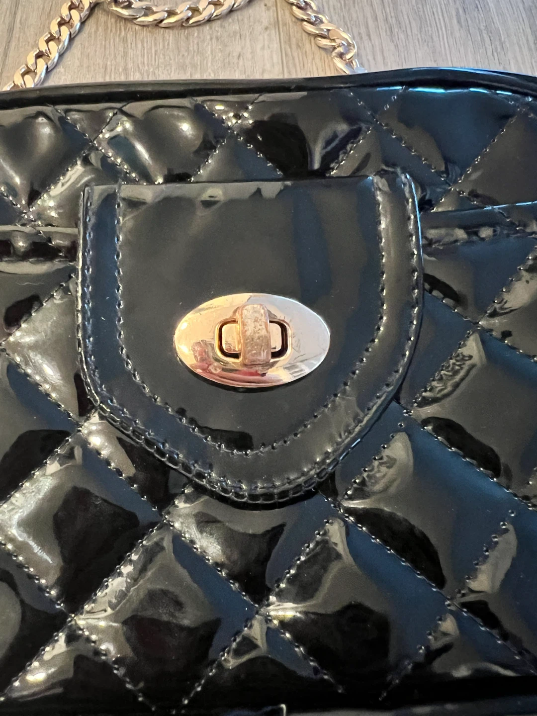 Black Quilted Shiny black Crossbody Bag with Gold Chain - photo 3
