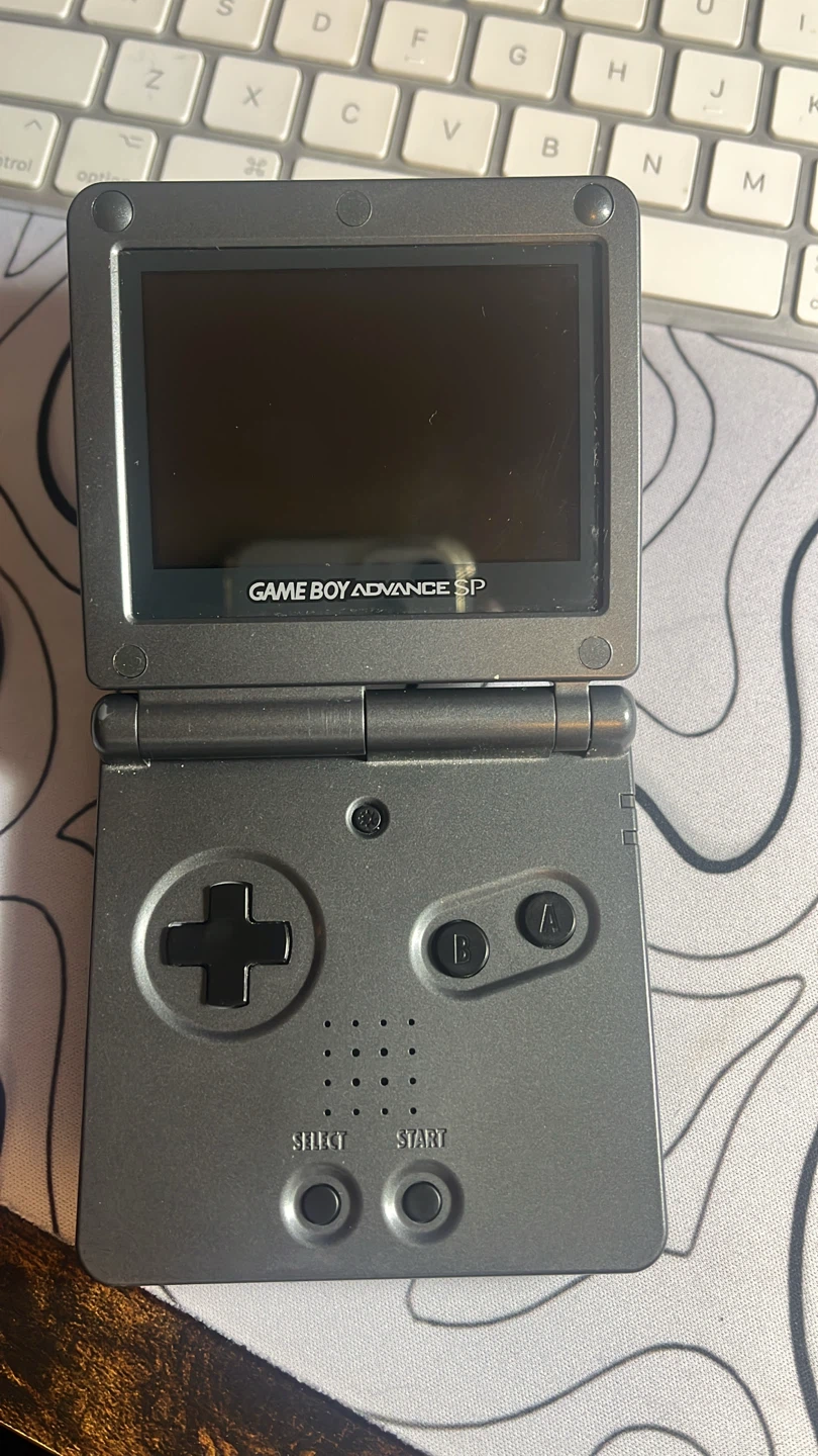 Gameboy Advance SP AGS-101 - photo 2