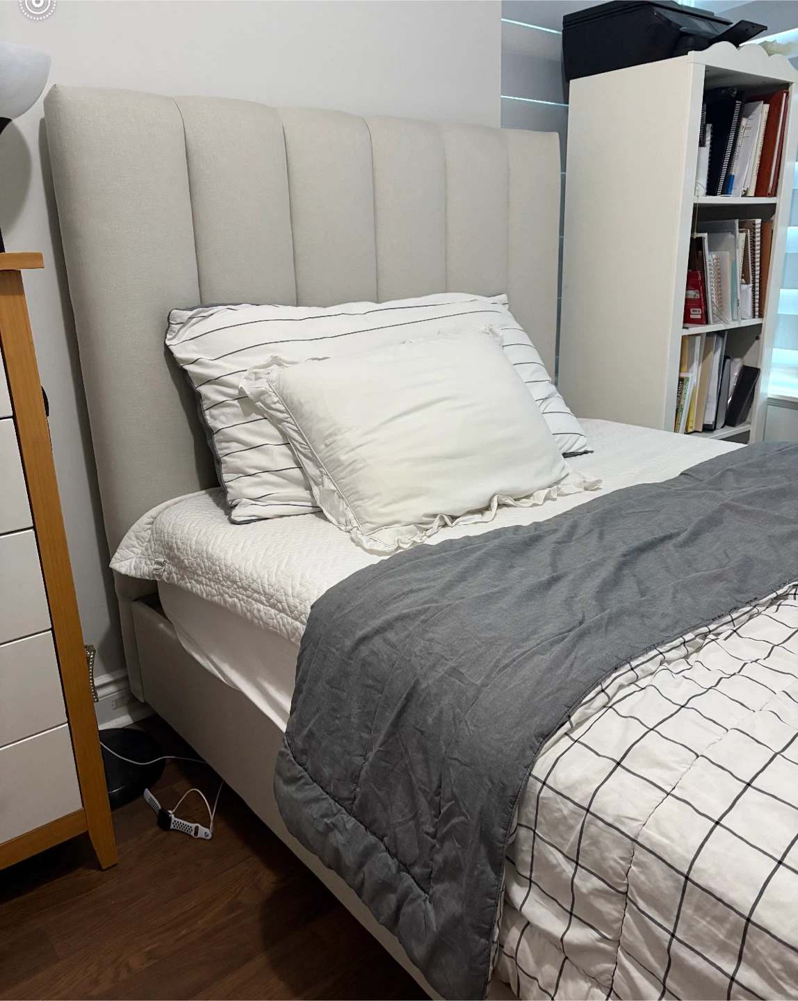 Moving Sale - Double/Full Bed Frame from Stoney Creek - photo 3