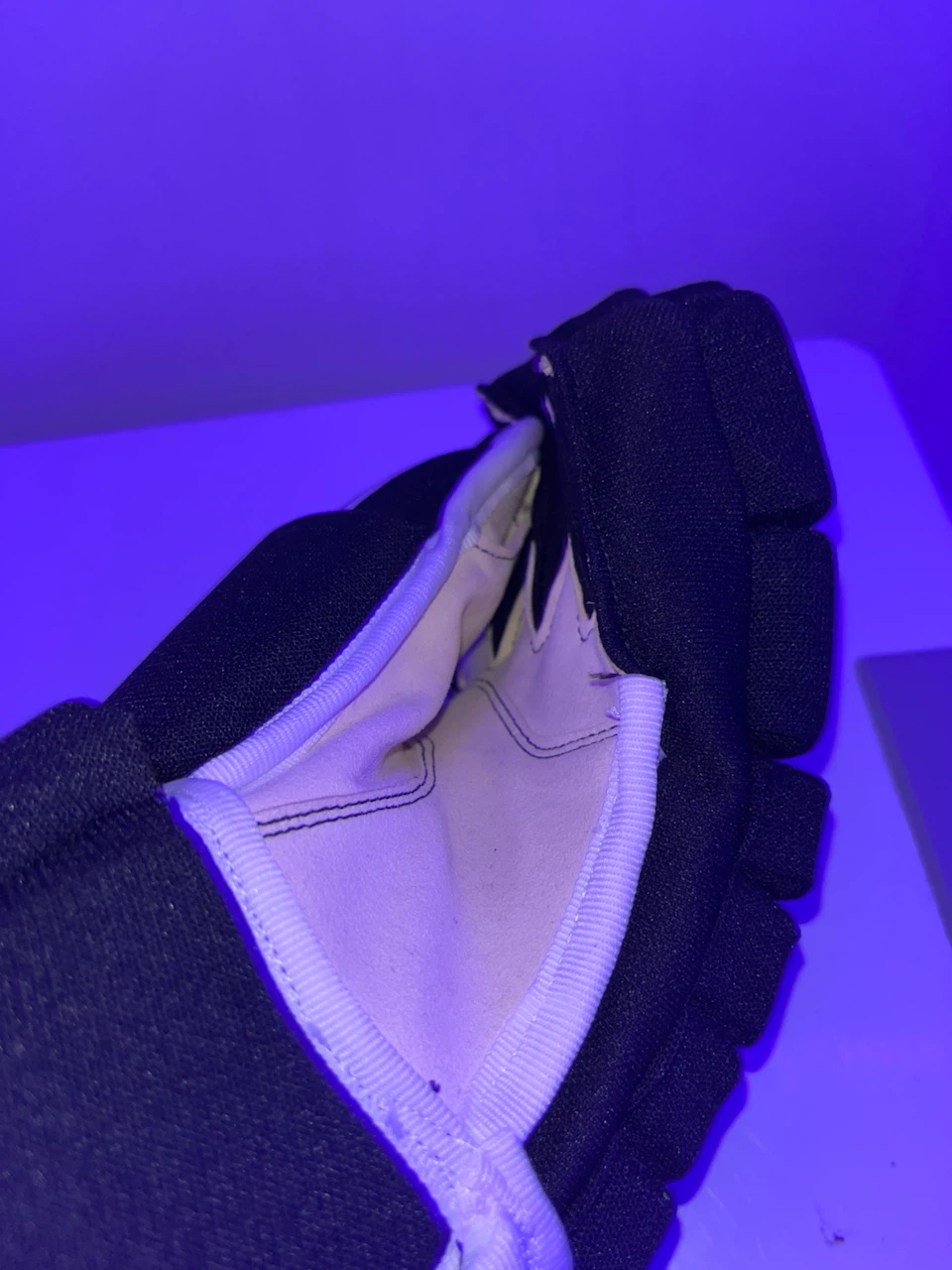 CCM Hockey Gloves - photo 4