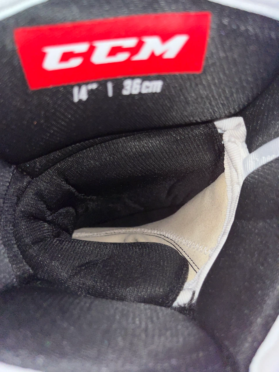 CCM Hockey Gloves - photo 5