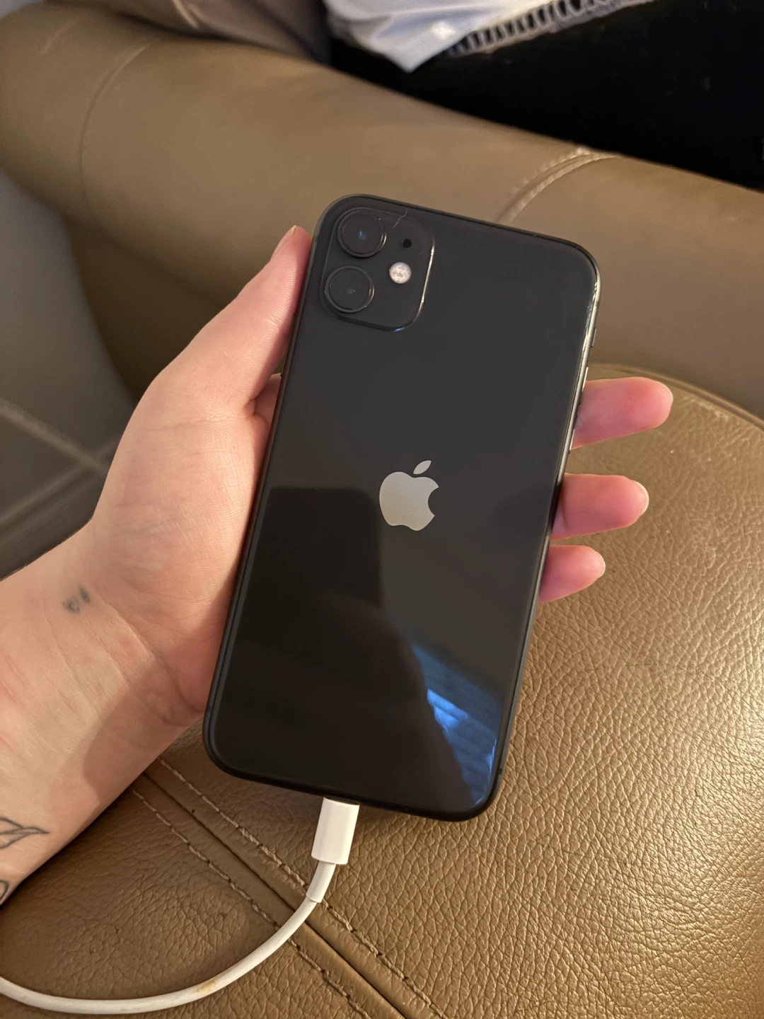 Apple iPhone 11 - Black (No Cracks) - photo 2
