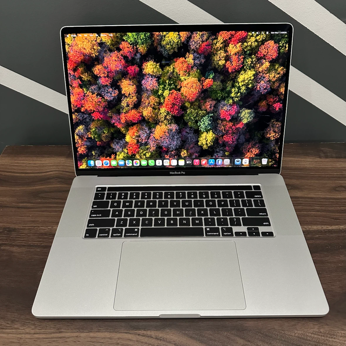 🍏MacBook PRO (16-inch, 16GB RAM, 512GB SSD)🔥