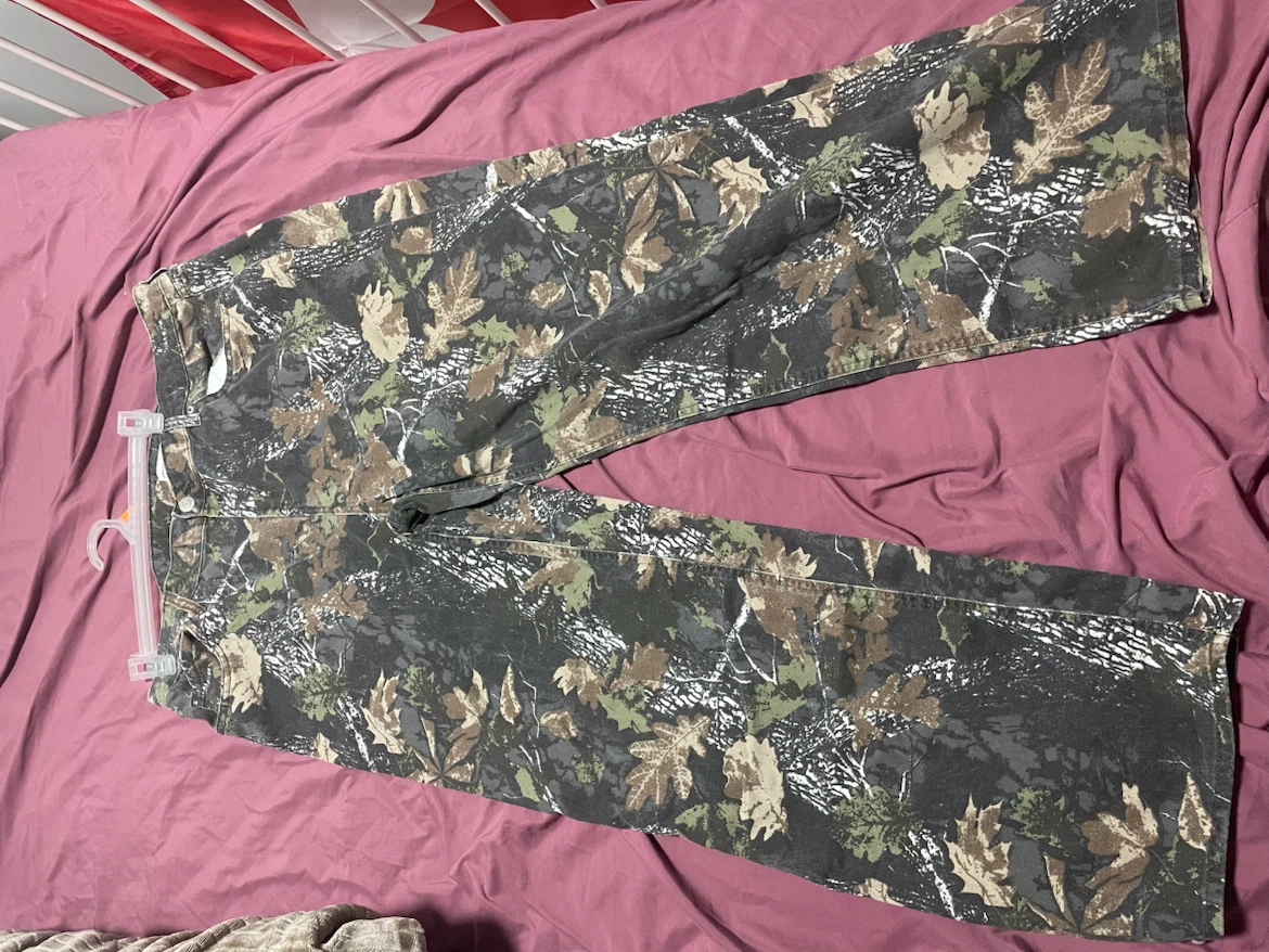 Aeropostale Low Rise Baggy Camo Jeans Size 16 / 36W