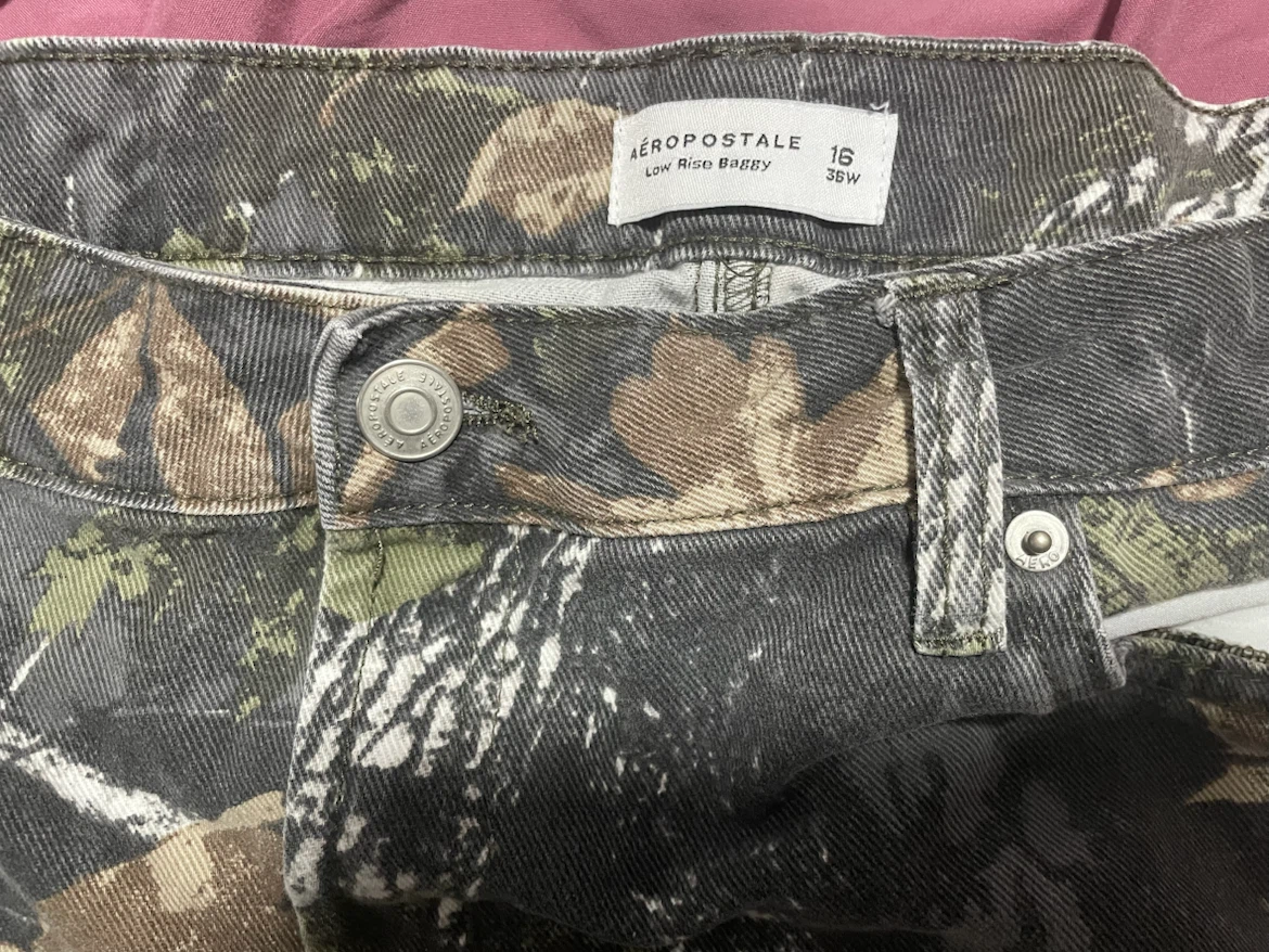 Aeropostale Low Rise Baggy Camo Jeans Size 16 / 36W - photo 3