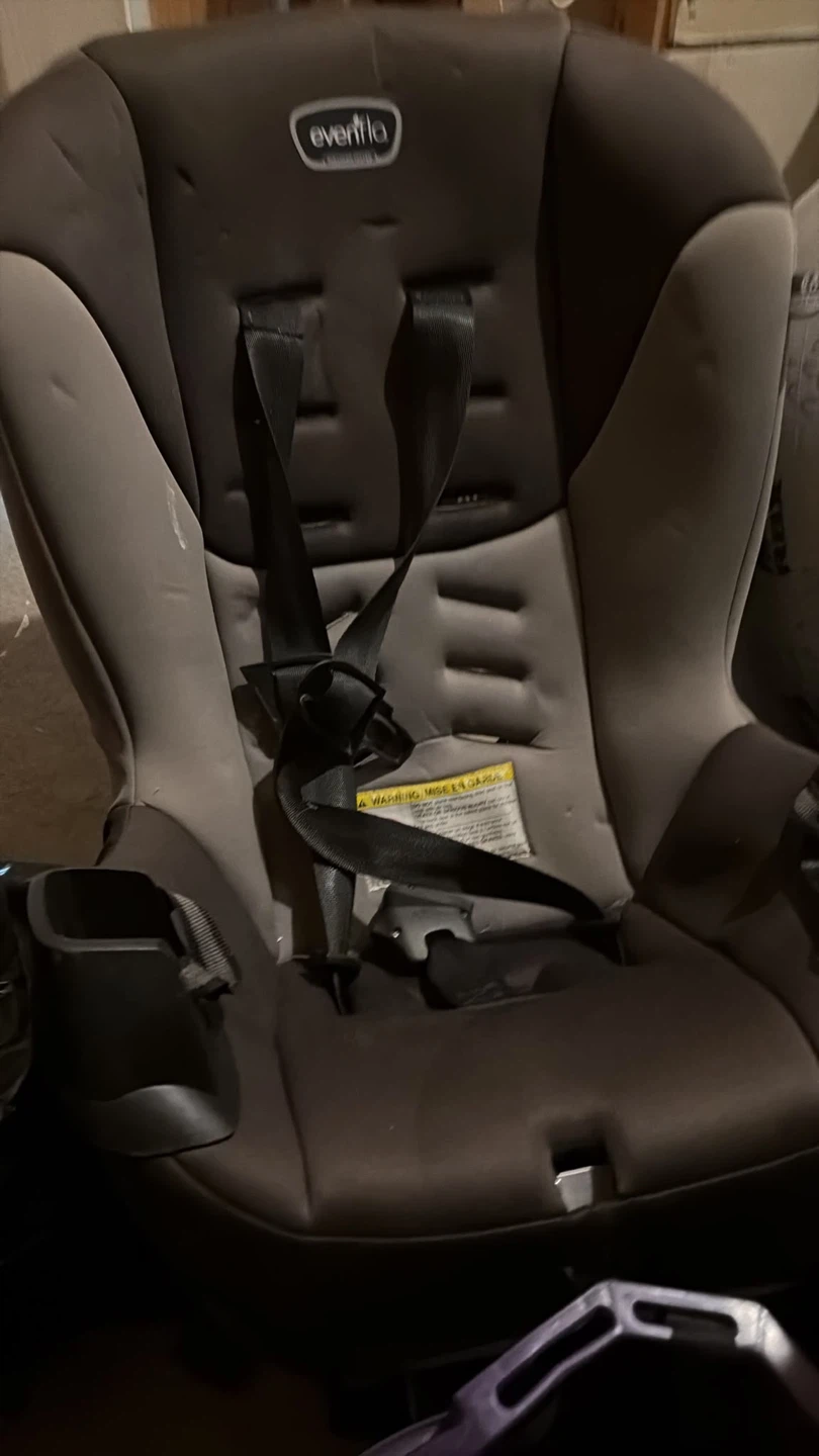 Evenflo Child Car Seat- expiring 2029