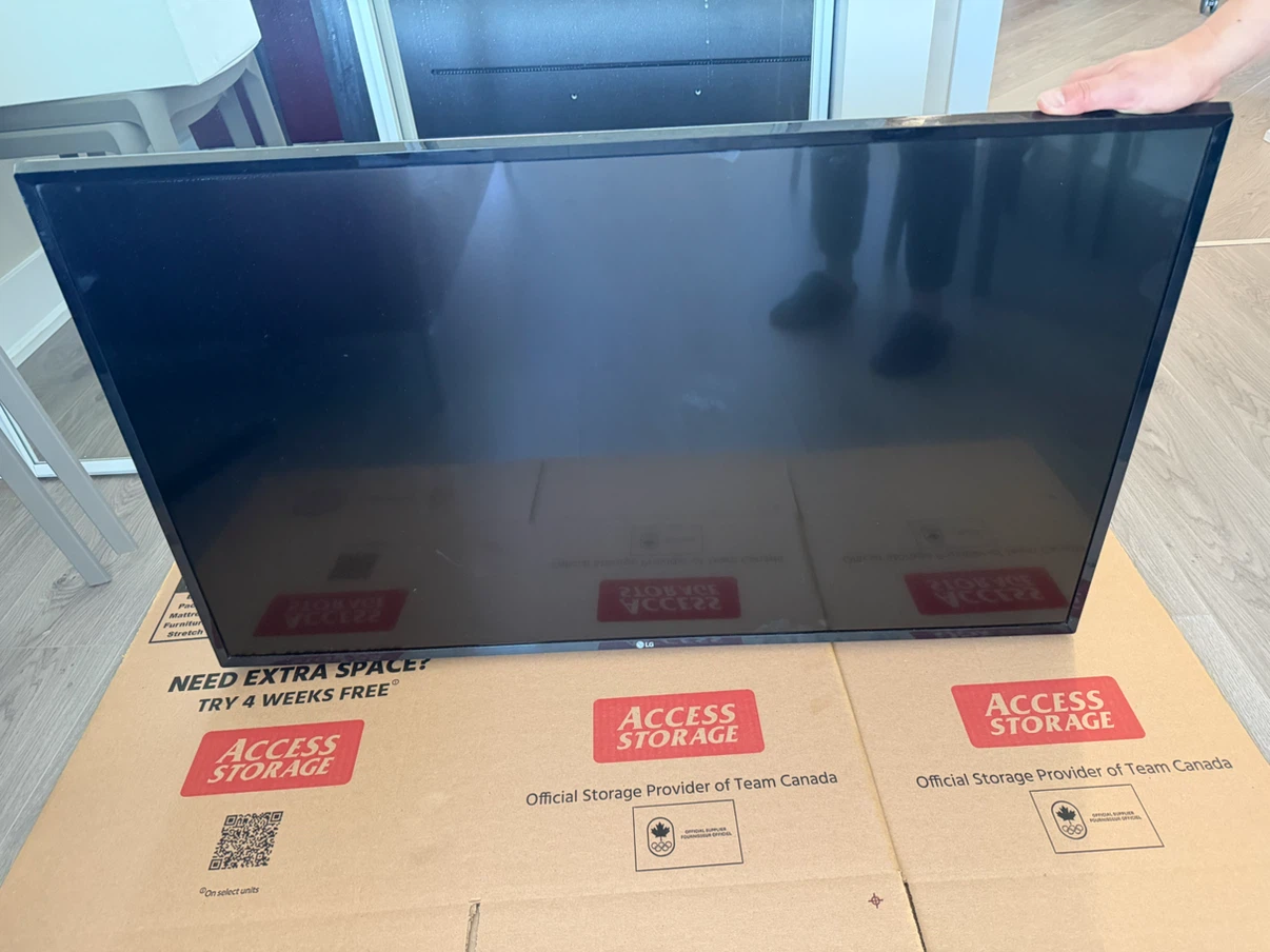 LG 4K UHD Smart TV (Model 43UK63) - Perfect for Condo/Dorm! - photo 2