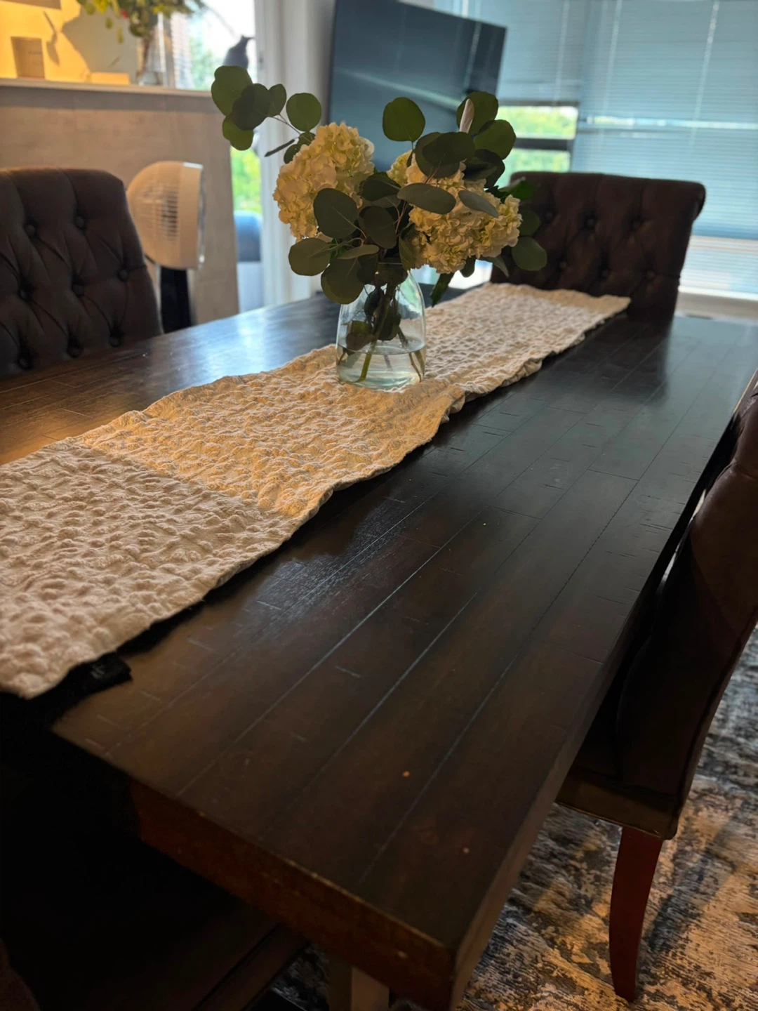 Dark Wood Dining Table with 6 Tufted Chairs - photo 3
