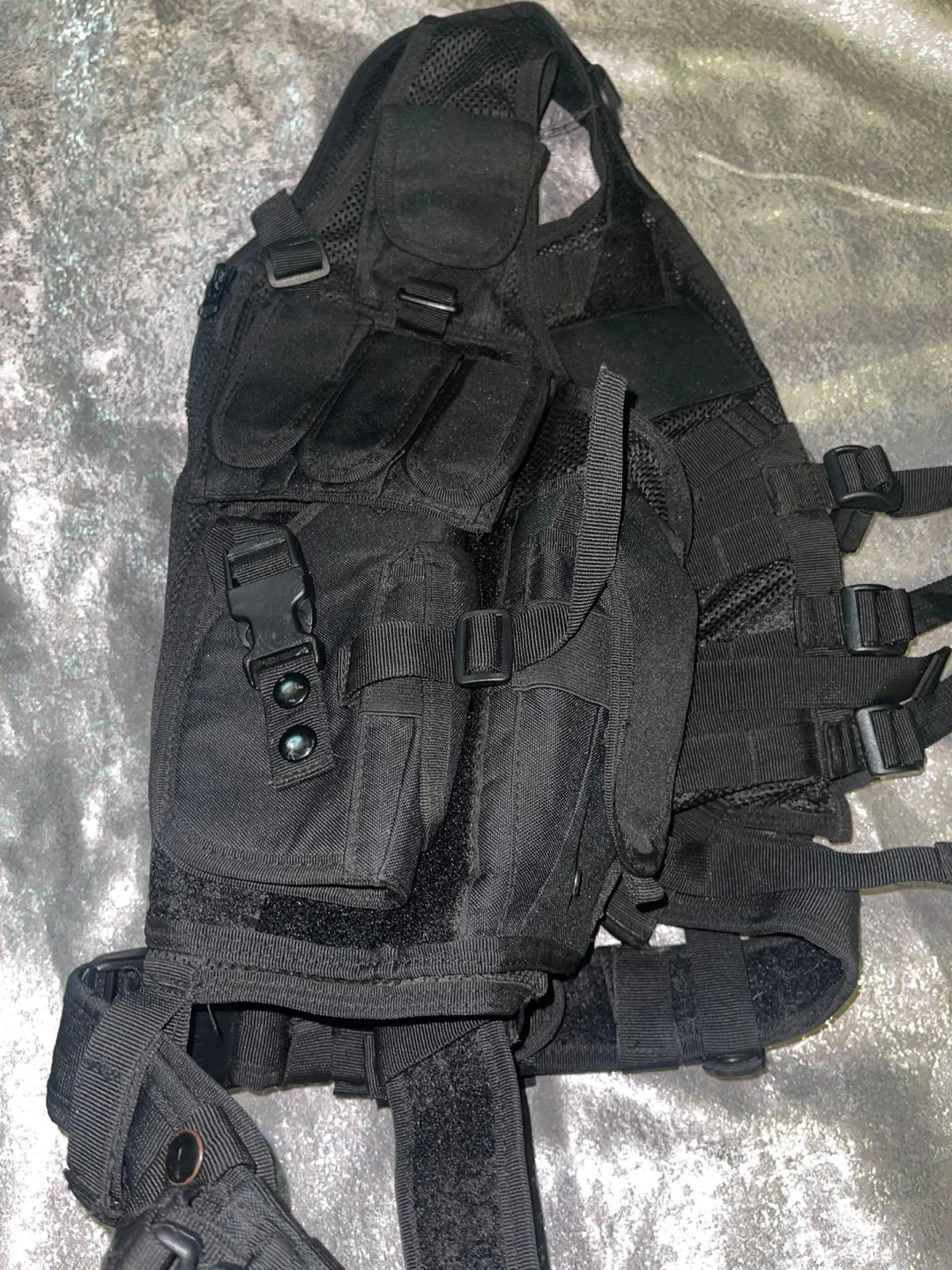 Black Tactical Vest with Multiple Pouches - photo 3