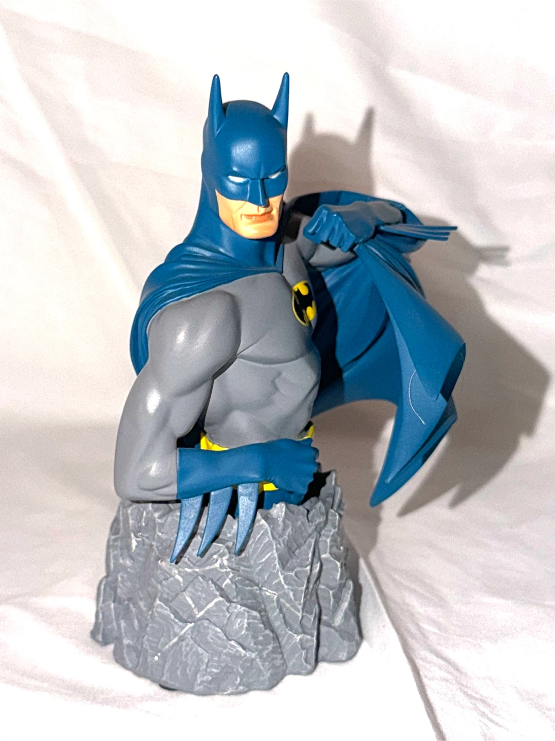 DC Comics Batman Mini Bust Collectible - photo 2