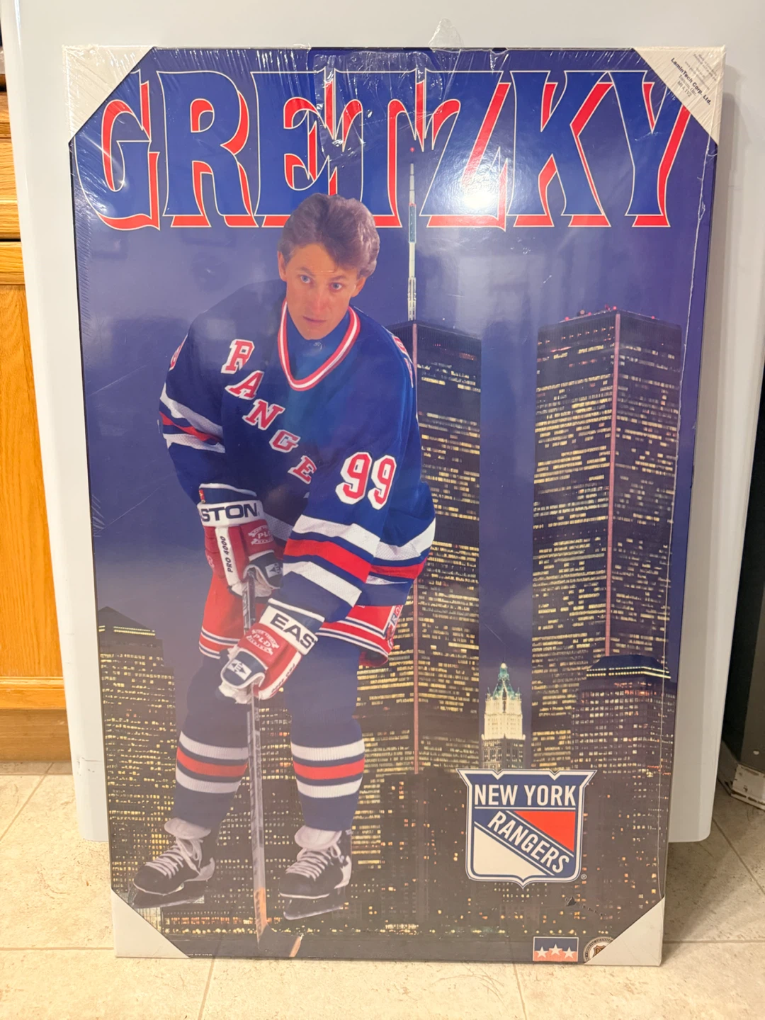WAYNE GRETZKY NEW YORK RANGERS WOOD PLAQUE ( FACTORY SEALED)