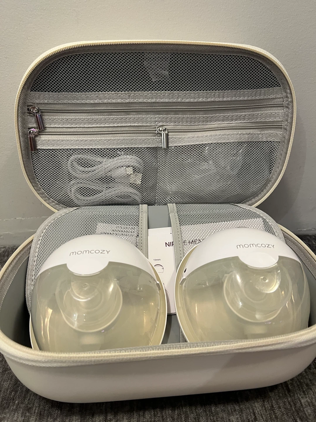 Momcozy M5 Wearable Breast Pump (Double) – Excellent Condition - photo 3
