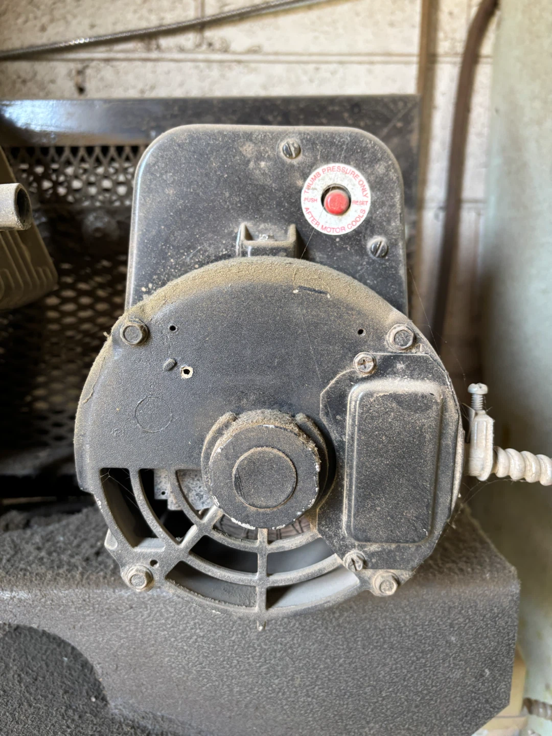 Princess Auto 5 HP 60 Gal Air Compressor - photo 3