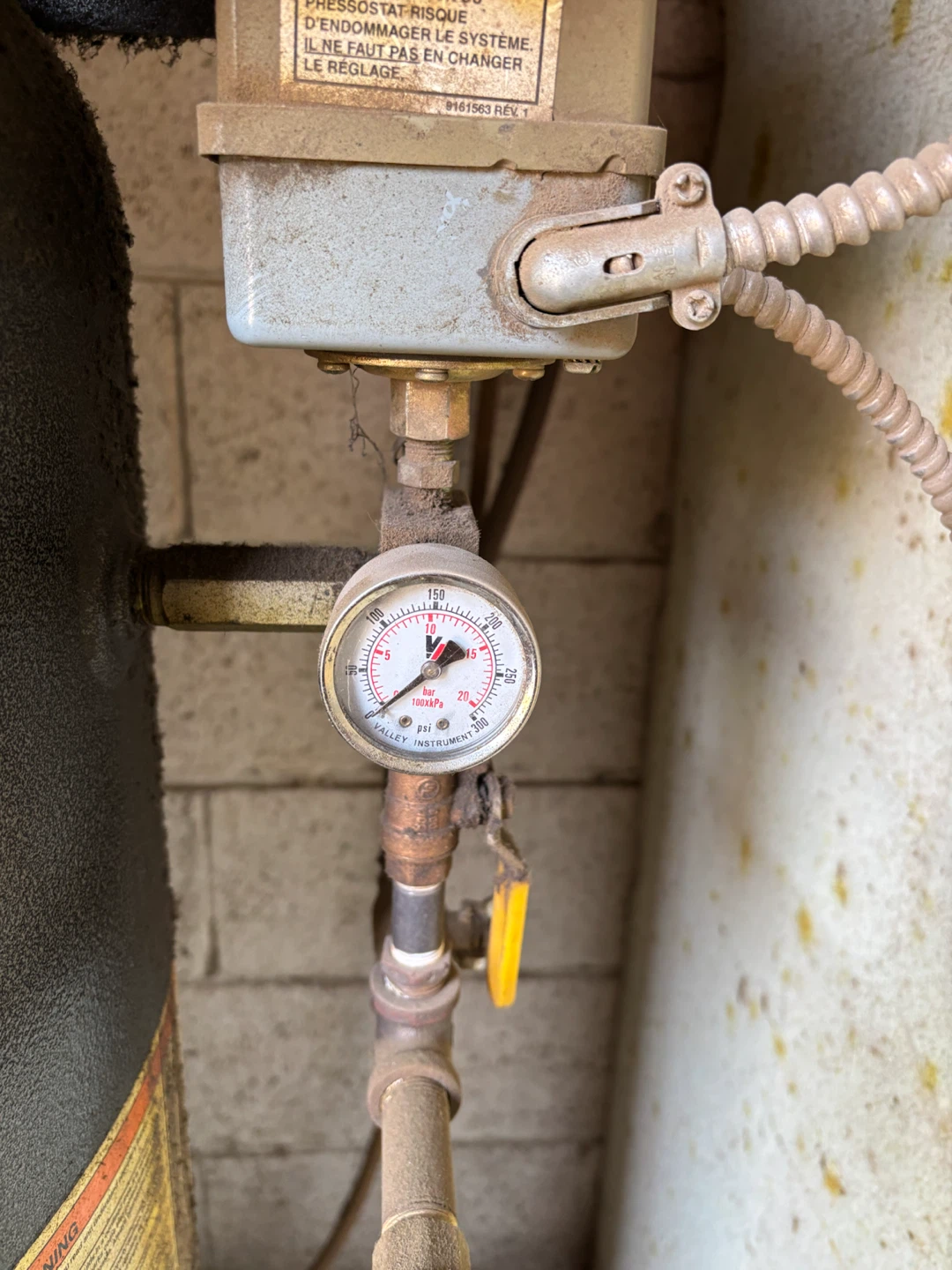 Princess Auto 5 HP 60 Gal Air Compressor - photo 4