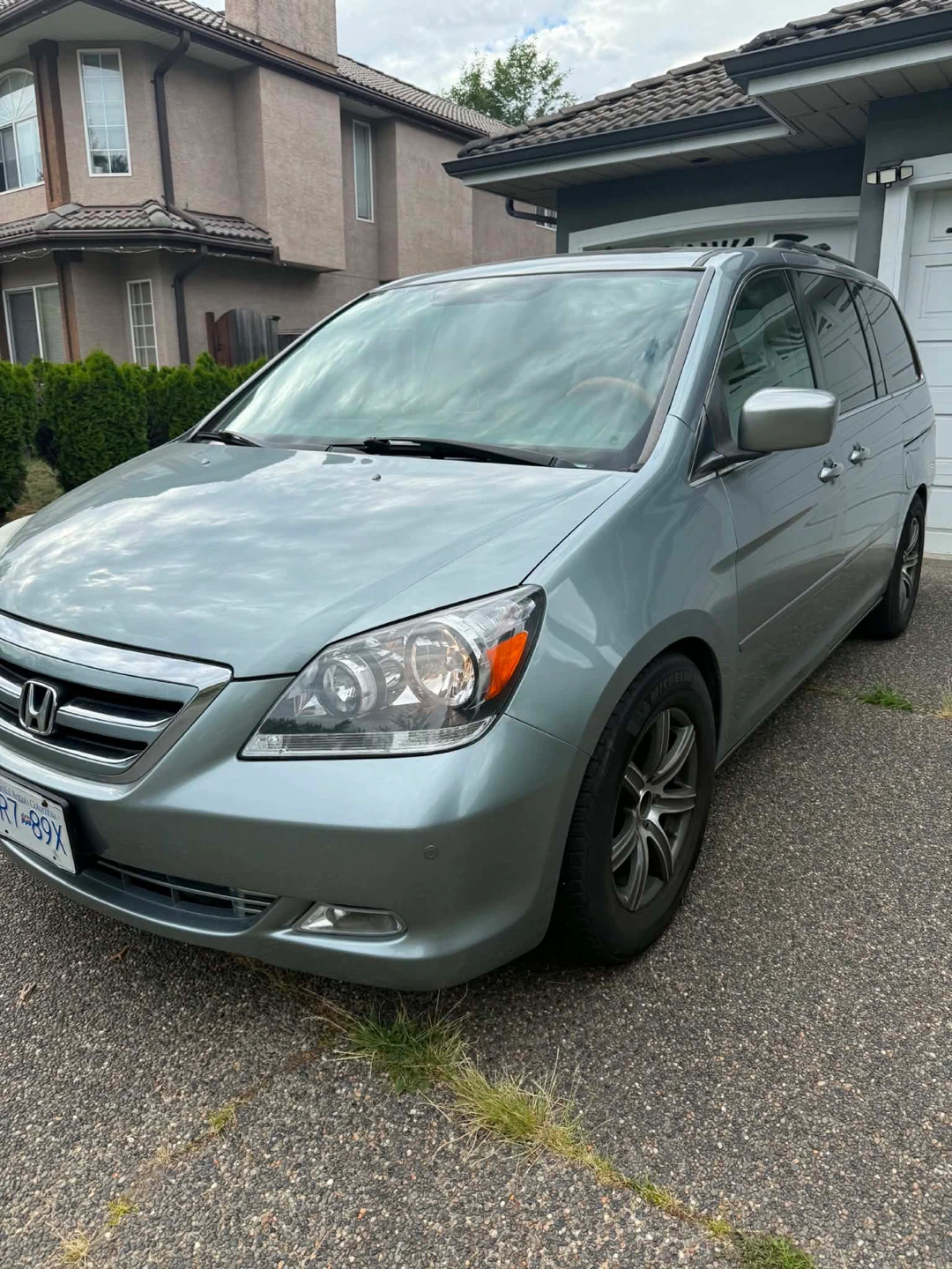 Honda Odyssey Touring Minivan 2010
