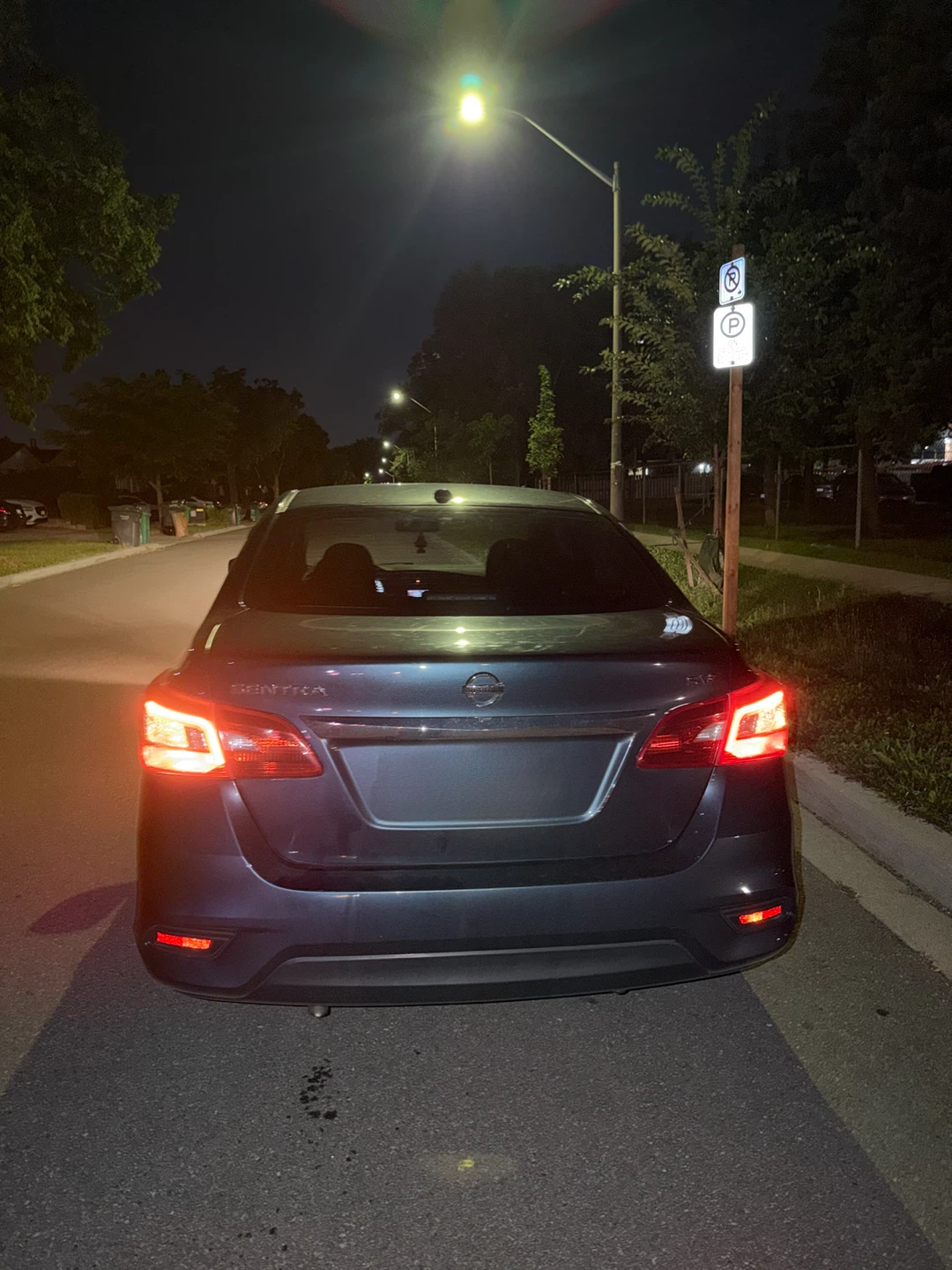 2018 Nissan Sentra with sunroof - photo 2