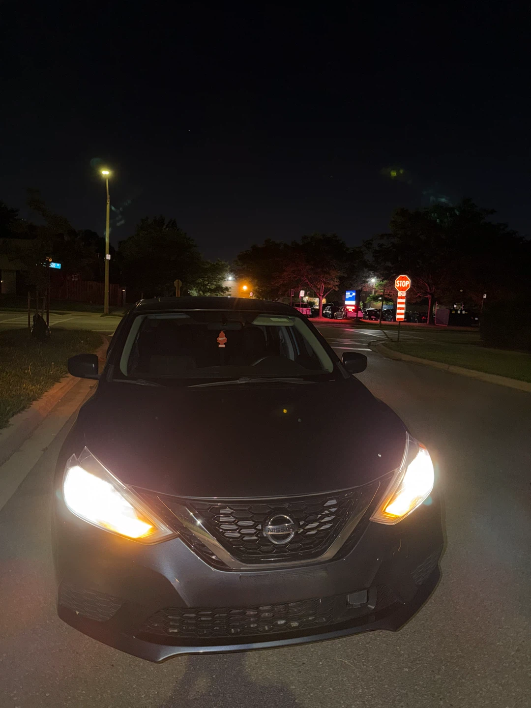 2018 Nissan Sentra with sunroof - photo 4