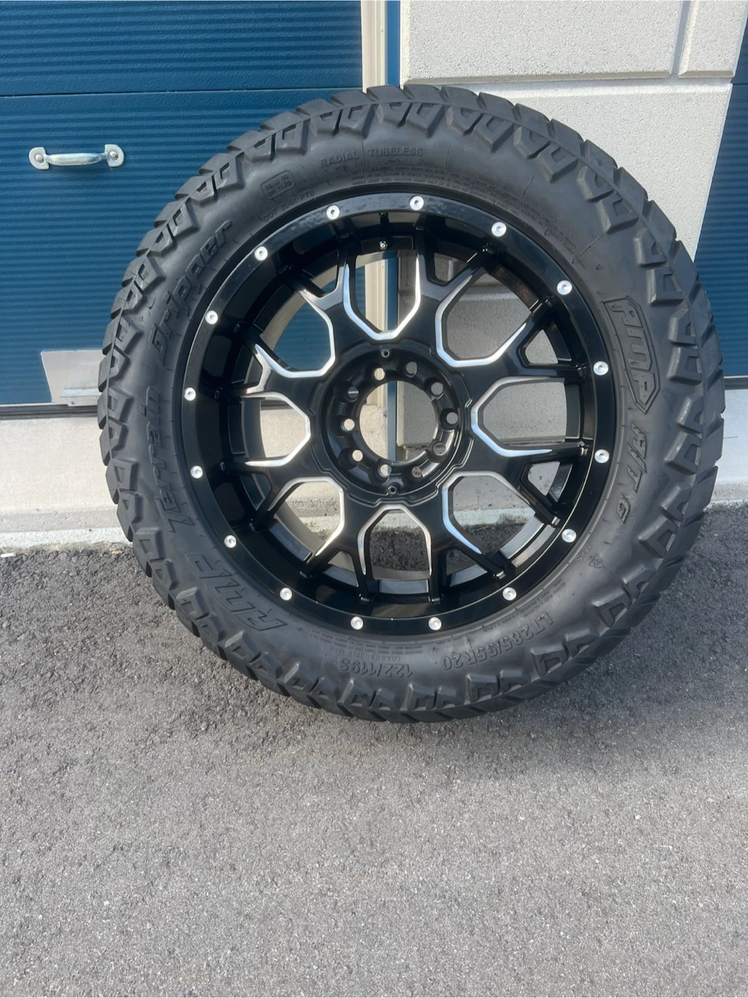 TIRE RIMS WHEEL CENTRE CAP