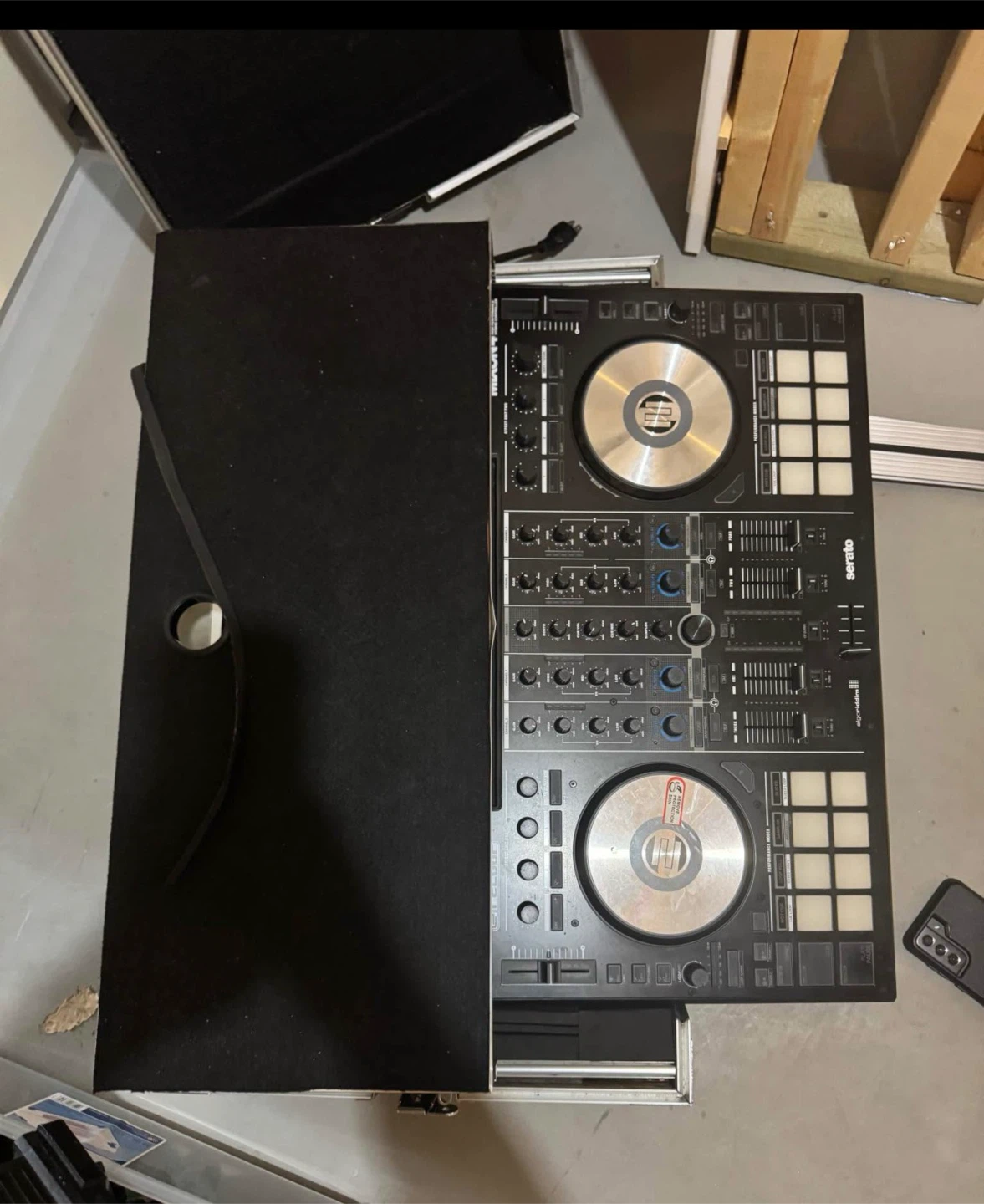 DJ EQUIPMENT - photo 3