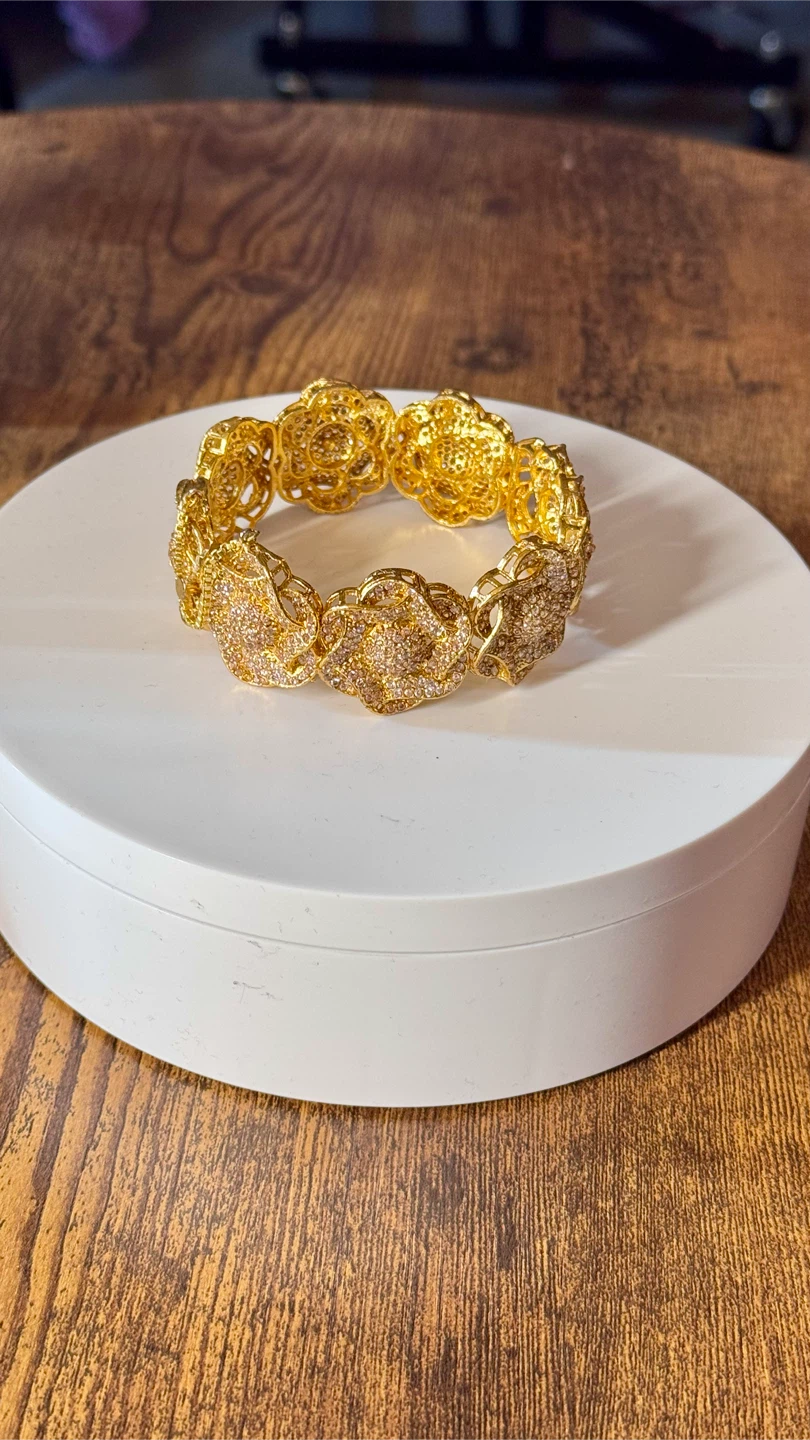 Gold Rose openable Bracelet