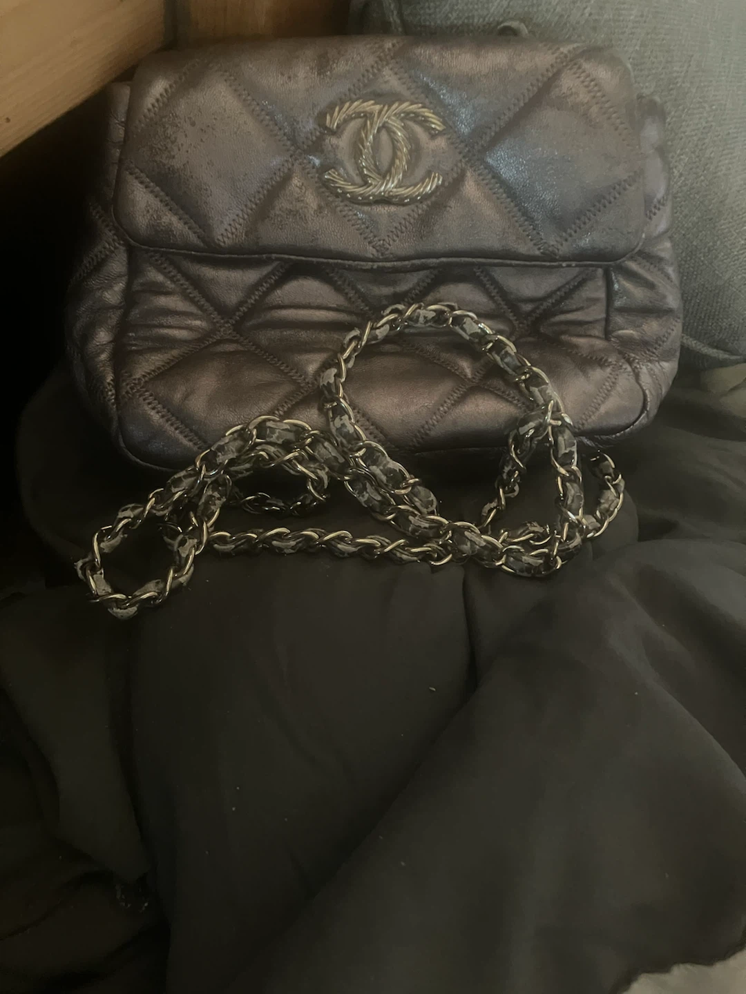 Chanel Quilted Shoulder Bag - photo 2
