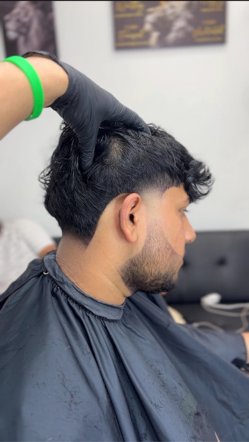 Barber Shop Haircut - photo 3