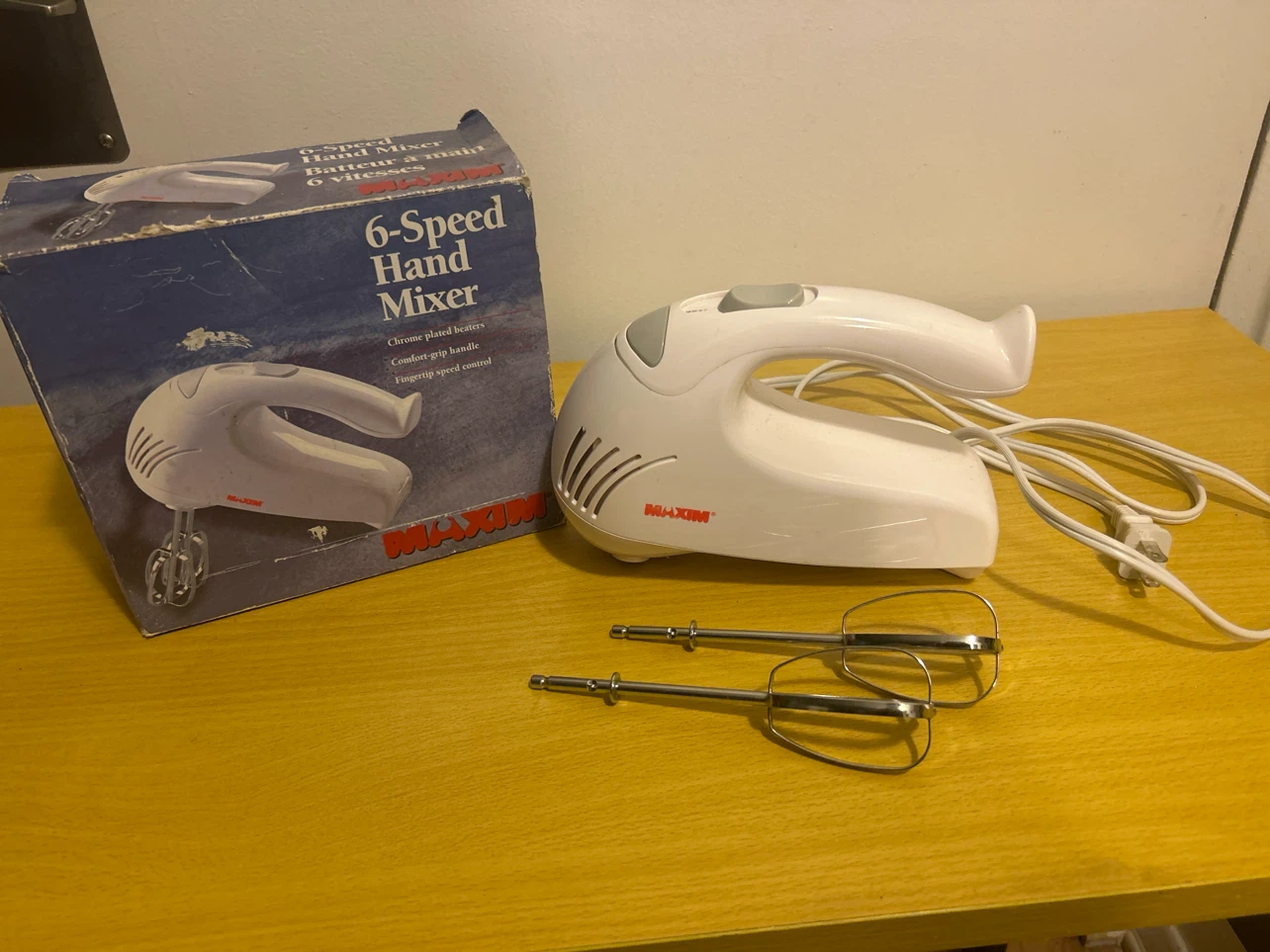 Maxim 6-Speed Hand Mixer