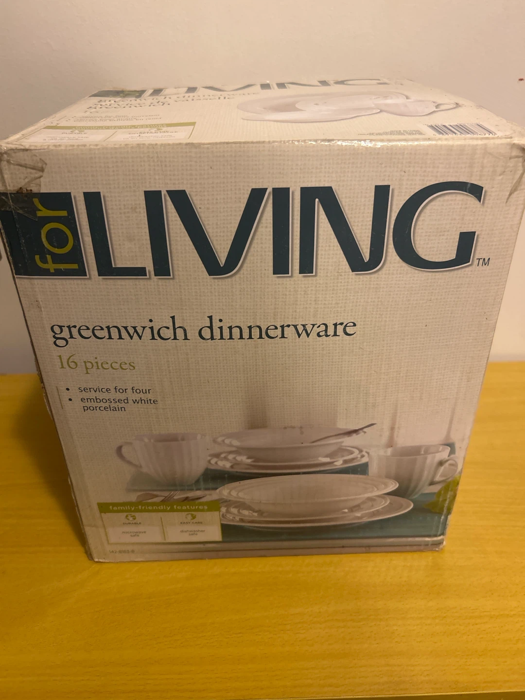 For Living Greenwich Dinnerware Set