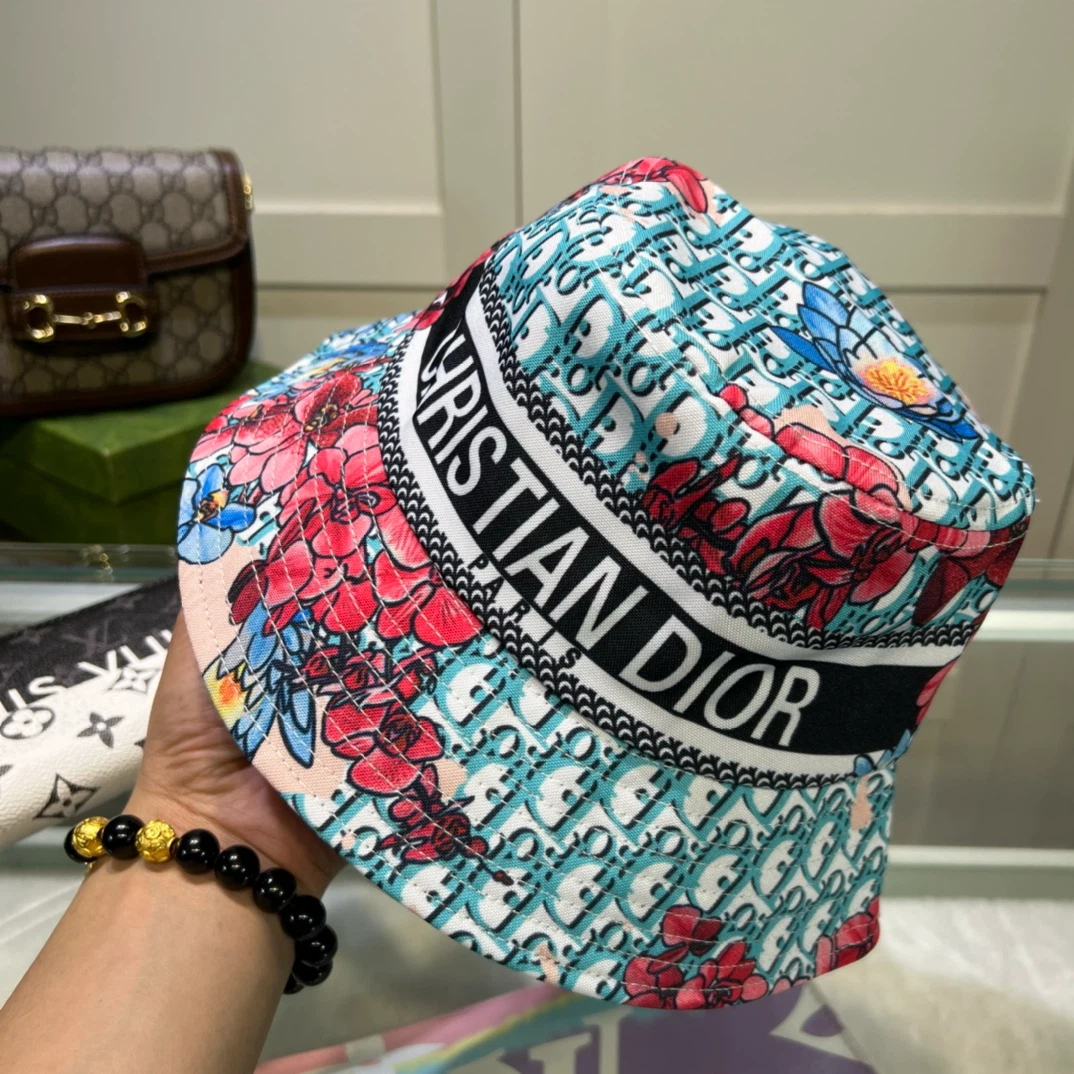 Christian Dior Bucket Hat - photo 2