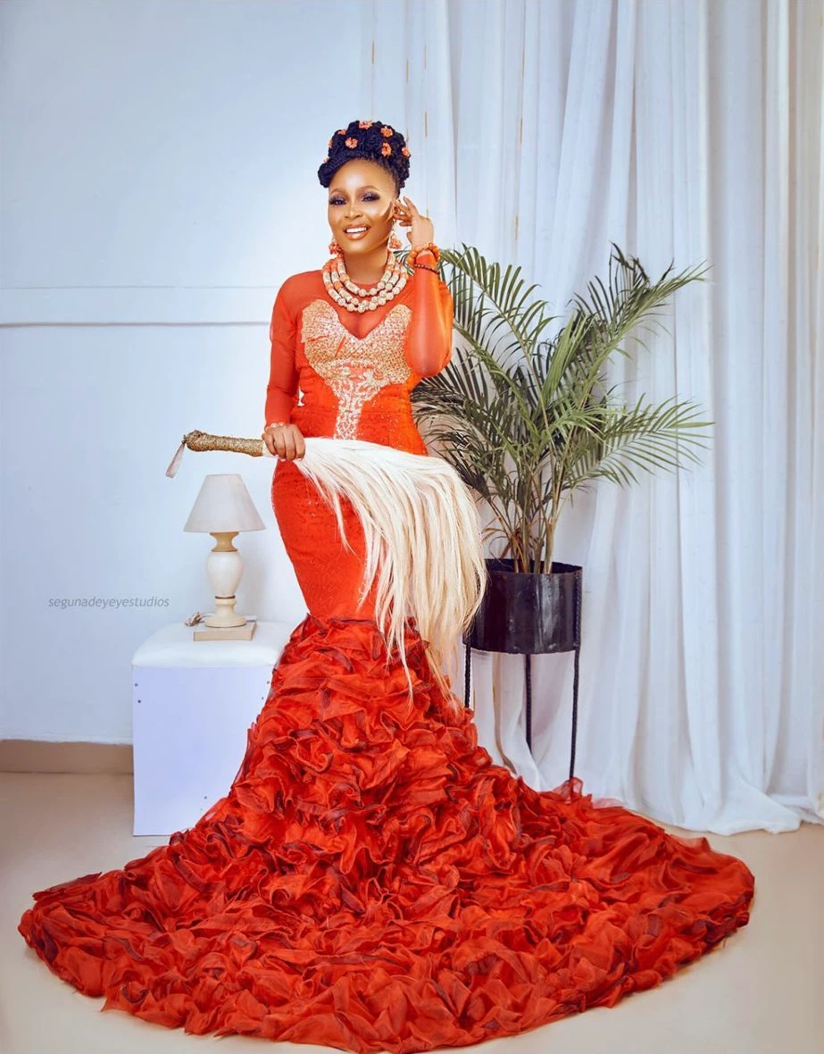 Red Floor-Length Gown with Ruffles - photo 2
