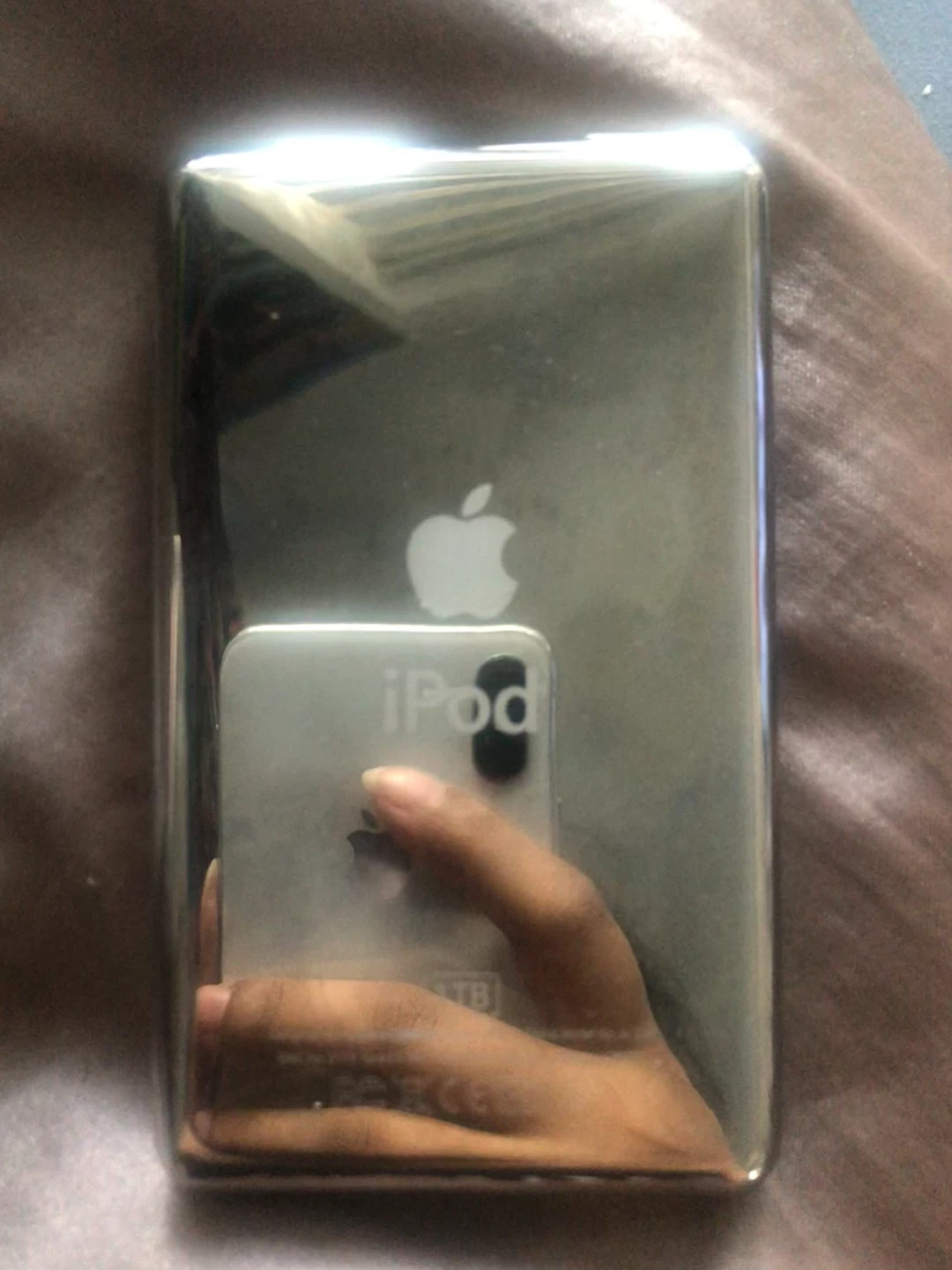 Apple iPod Classic 7th Gen w/ 1TB storage and upgraded battery - photo 2
