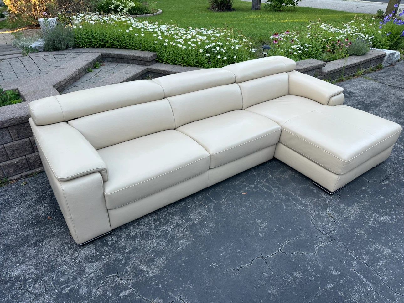 Leather Sectional Sofa - Magnum
