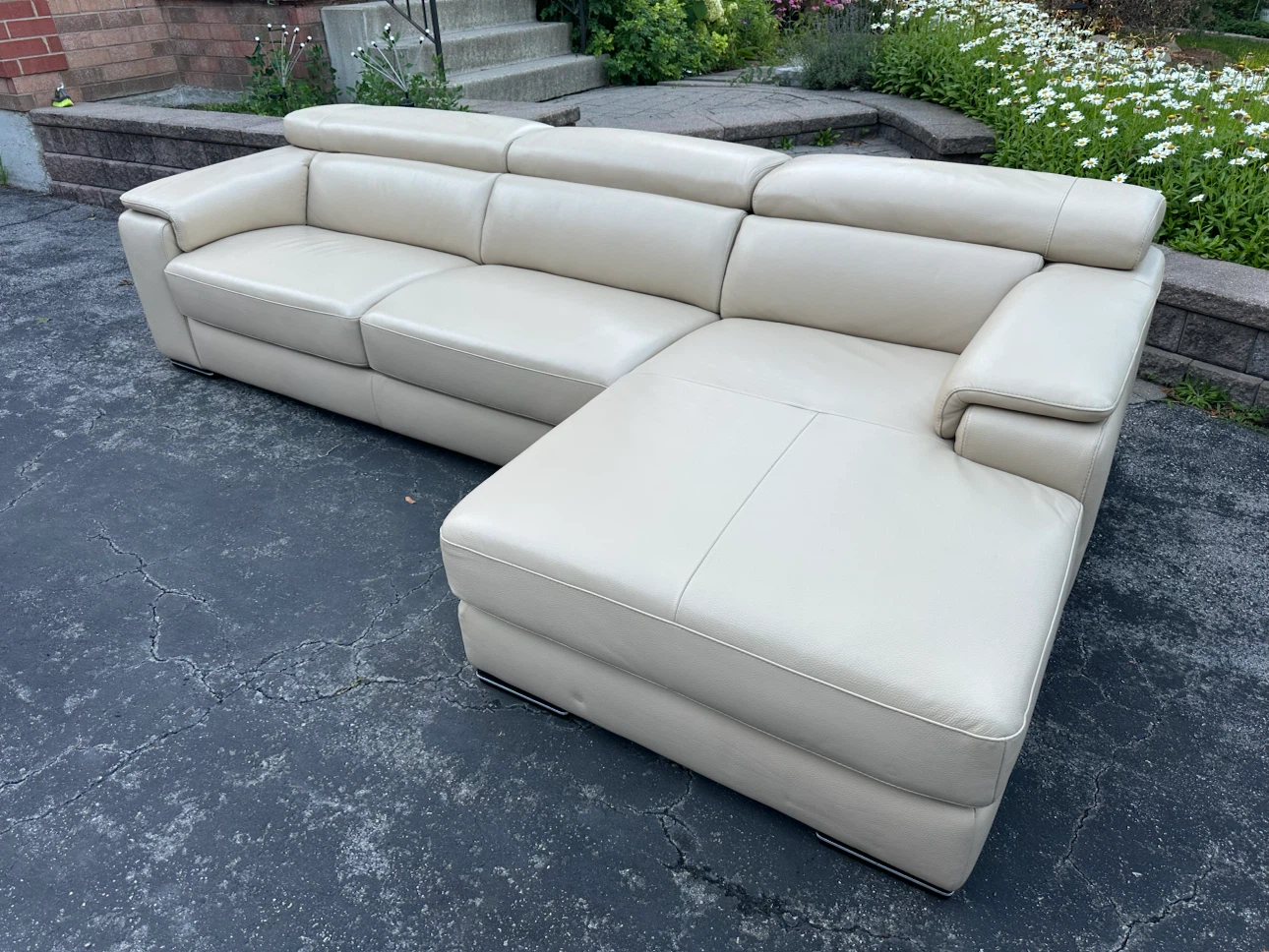Leather Sectional Sofa - Magnum - photo 2