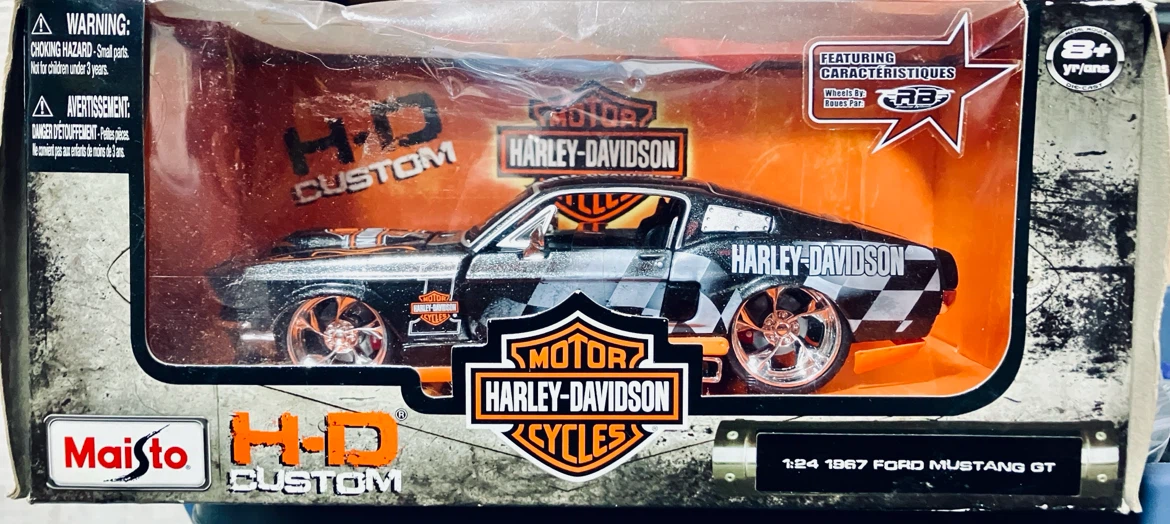 Maisto 1:24 Harley-Davidson 1967 Ford Mustang GT Diecast Car