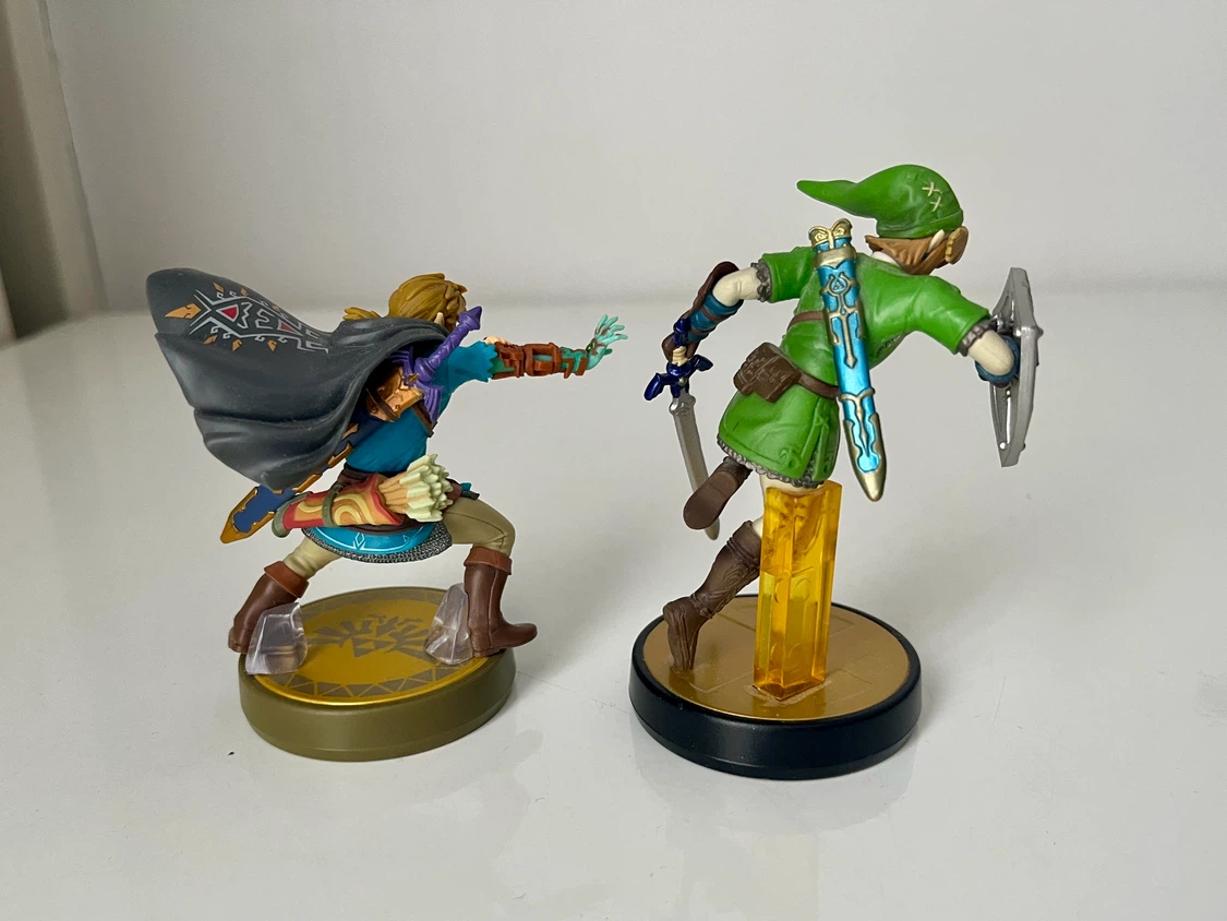 Nintendo Amiibo The Legend of Zelda Link Figures (2) - photo 3