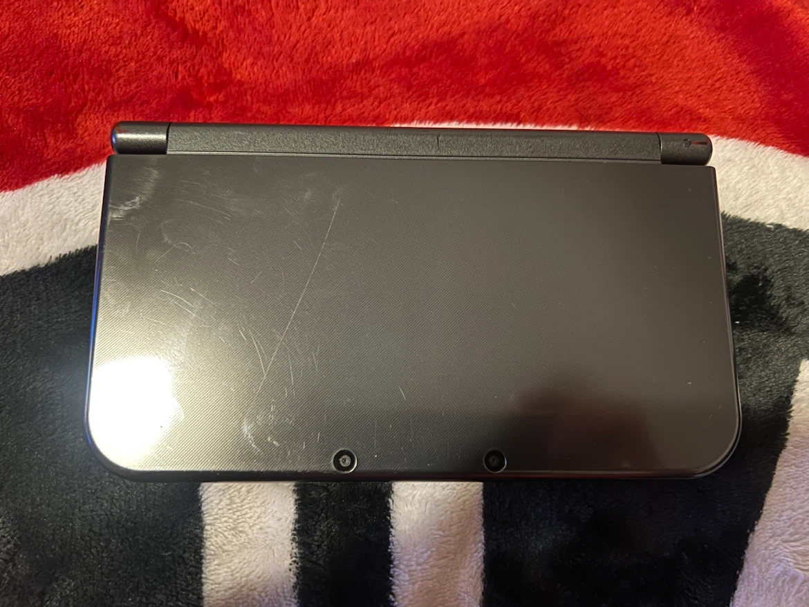 Nintendo 3DS XL (New) Console with Games - photo 3
