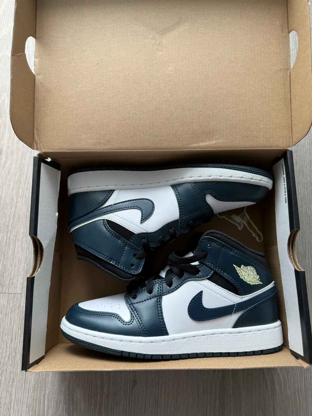 Jordan 1 mid - photo 2