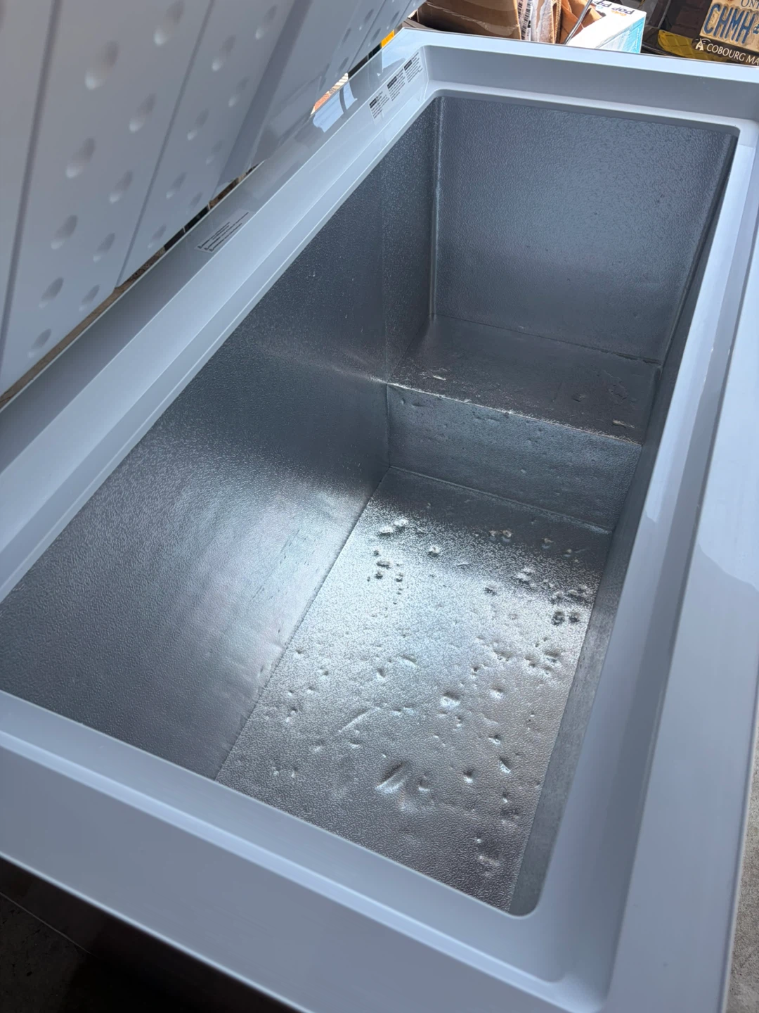 GE Appliances Chest Freezer FCM11PHCWW - photo 3