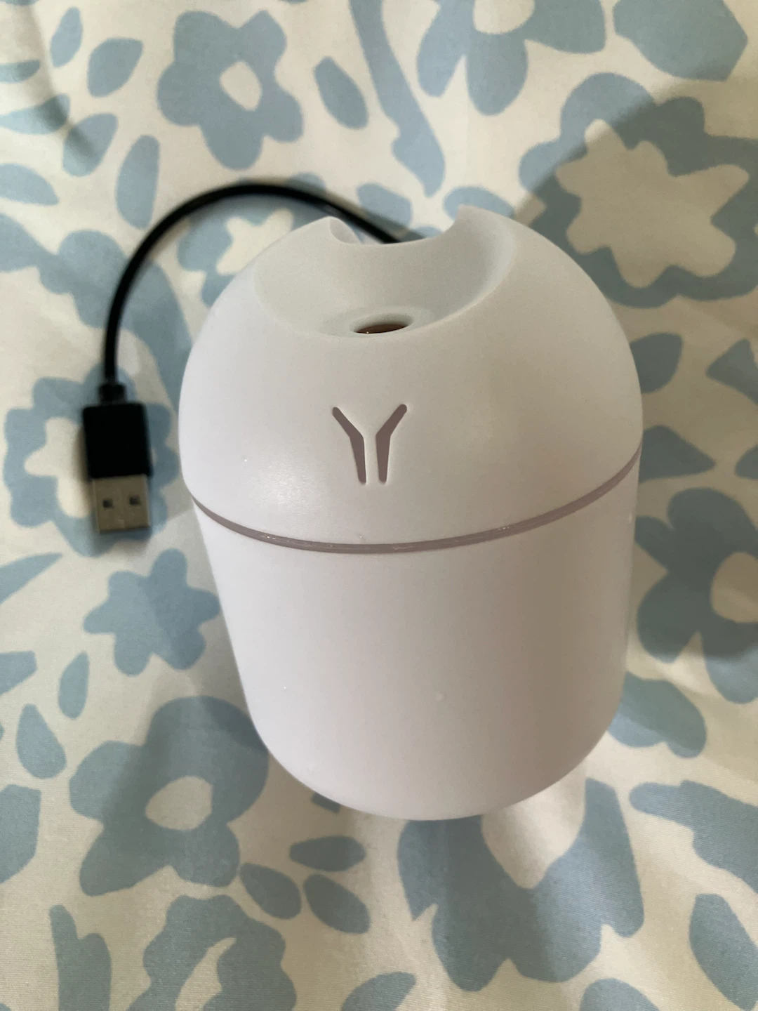 White USB Essential Mini Humidifier