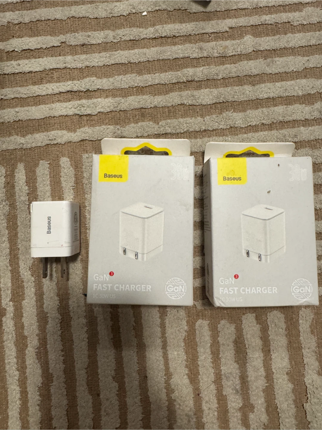 Baseus 30W GaN Fast Charger - photo 2