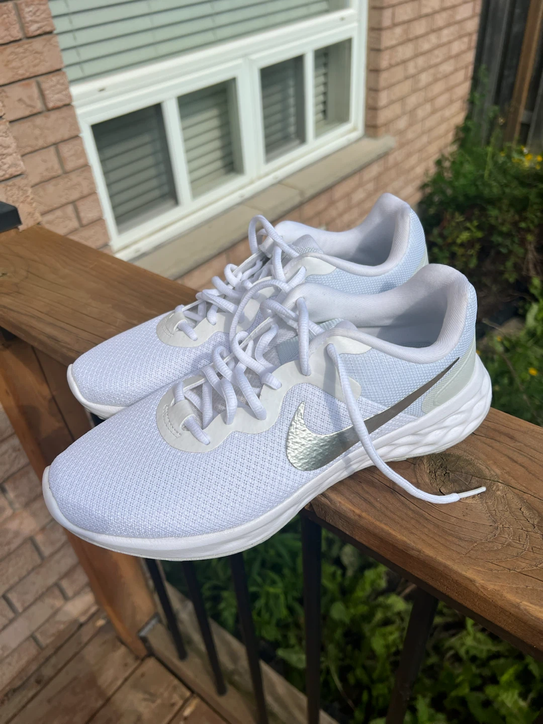Nike Revolution 6 Running woman’s Shoes White US 9.5