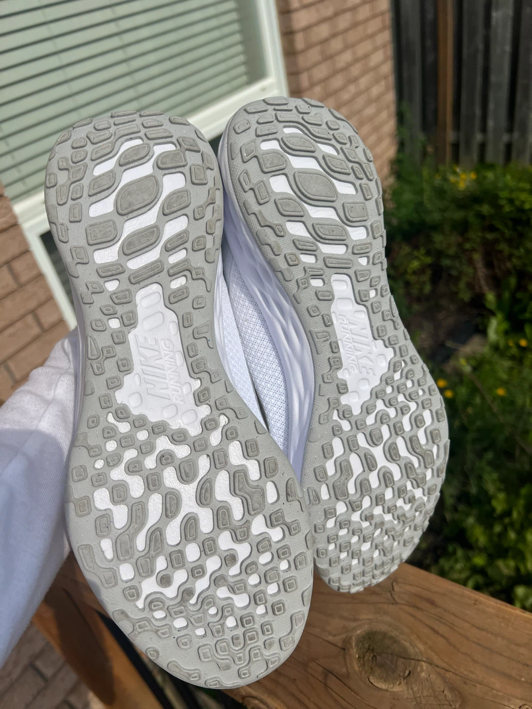 Nike Revolution 6 Running woman’s Shoes White US 9.5 - photo 3