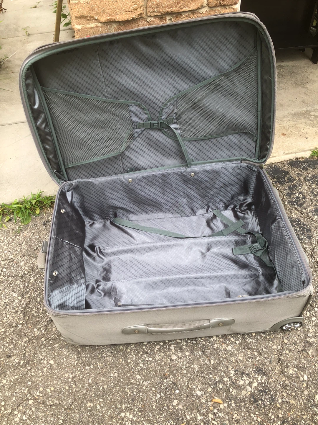 Delsey Luggage Suitcase 10x20x30 inch - photo 4