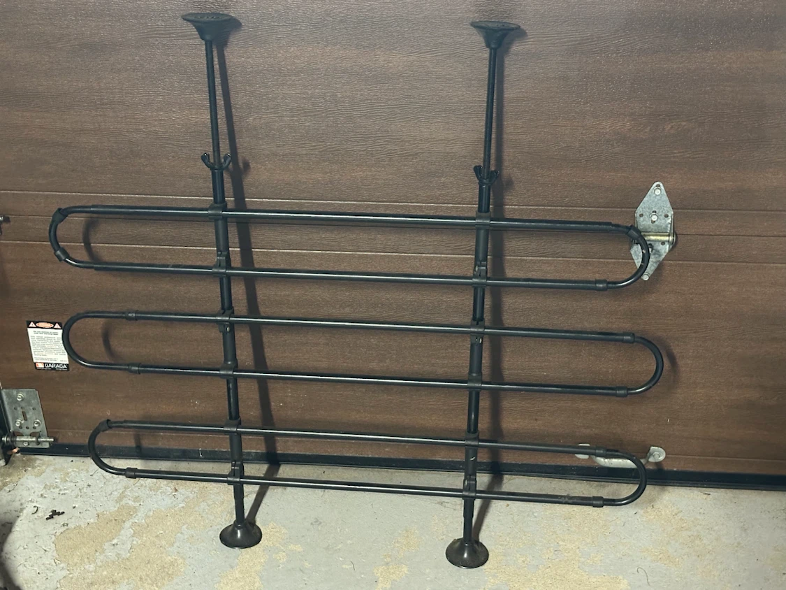 Metal dog barrier/ divider