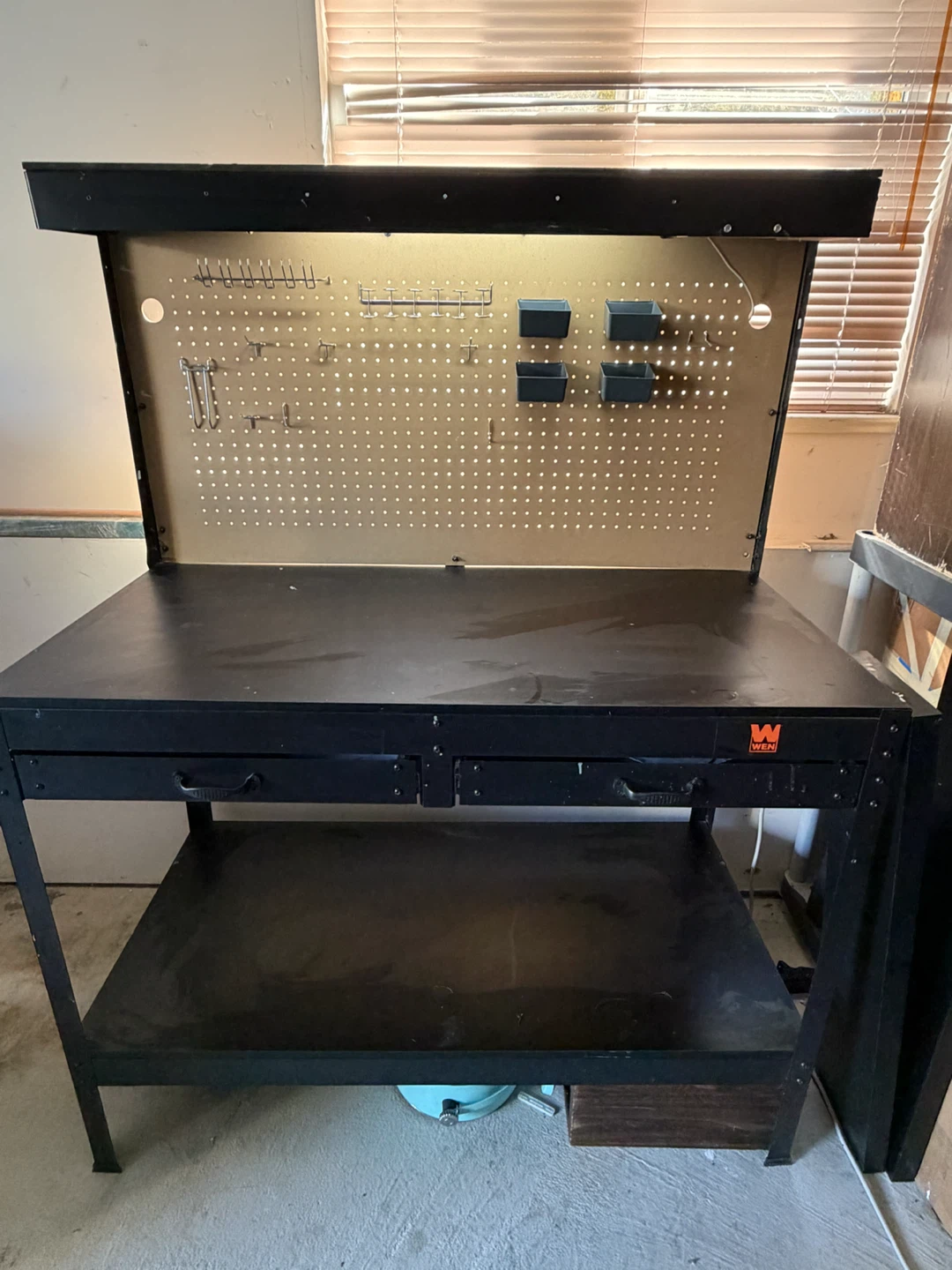 WEN 48-Inch Workbench with Power Outlets and Light